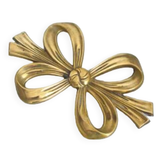 Brass bow trivet