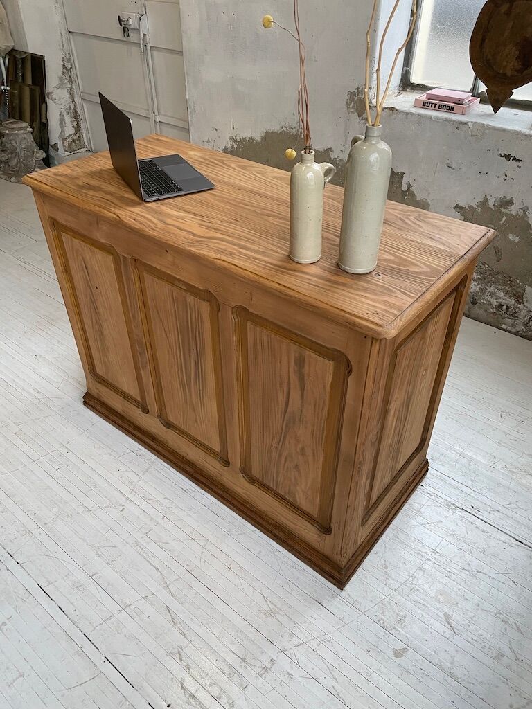 Pine shopping counter