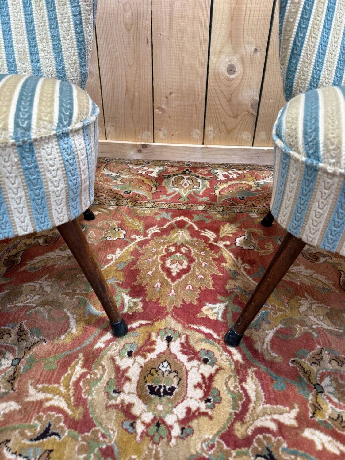 Pair of cocktail armchairs – 1960s – Two-tone velvet – Wooden legs