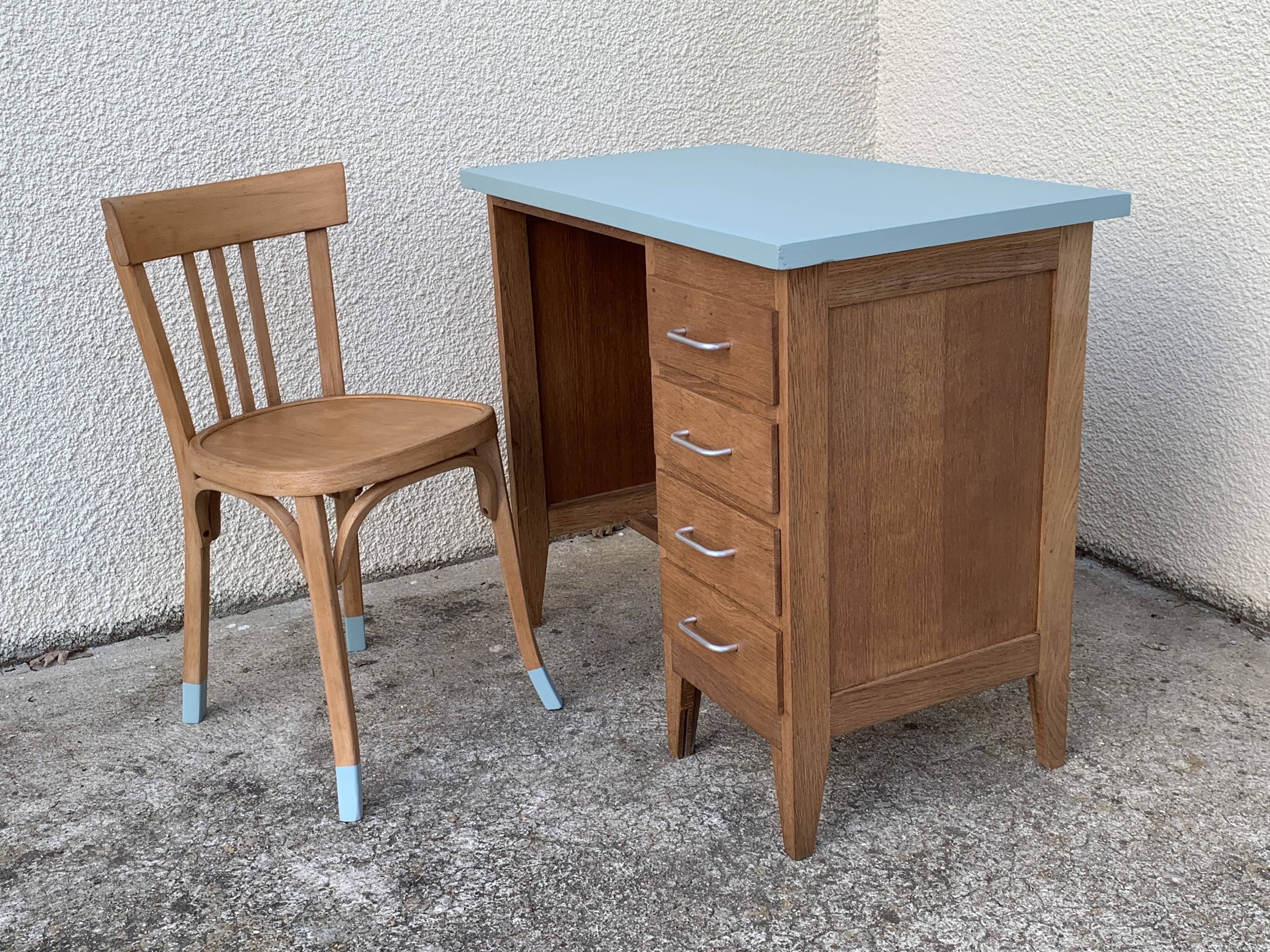 Vintage desk compass feet 1950 and its Baumann chair