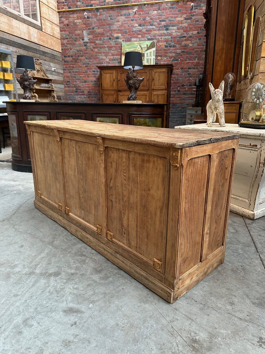 Trading counter early 20th century