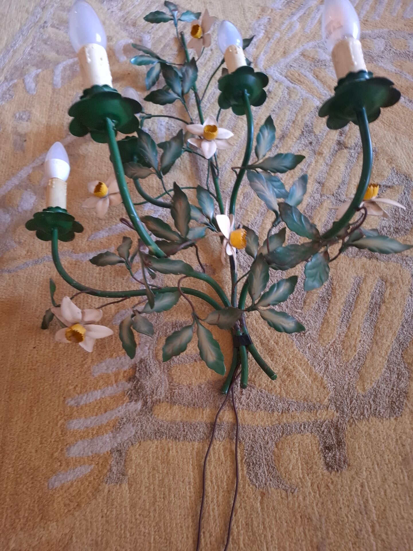 Applique decor de fleurs en métal