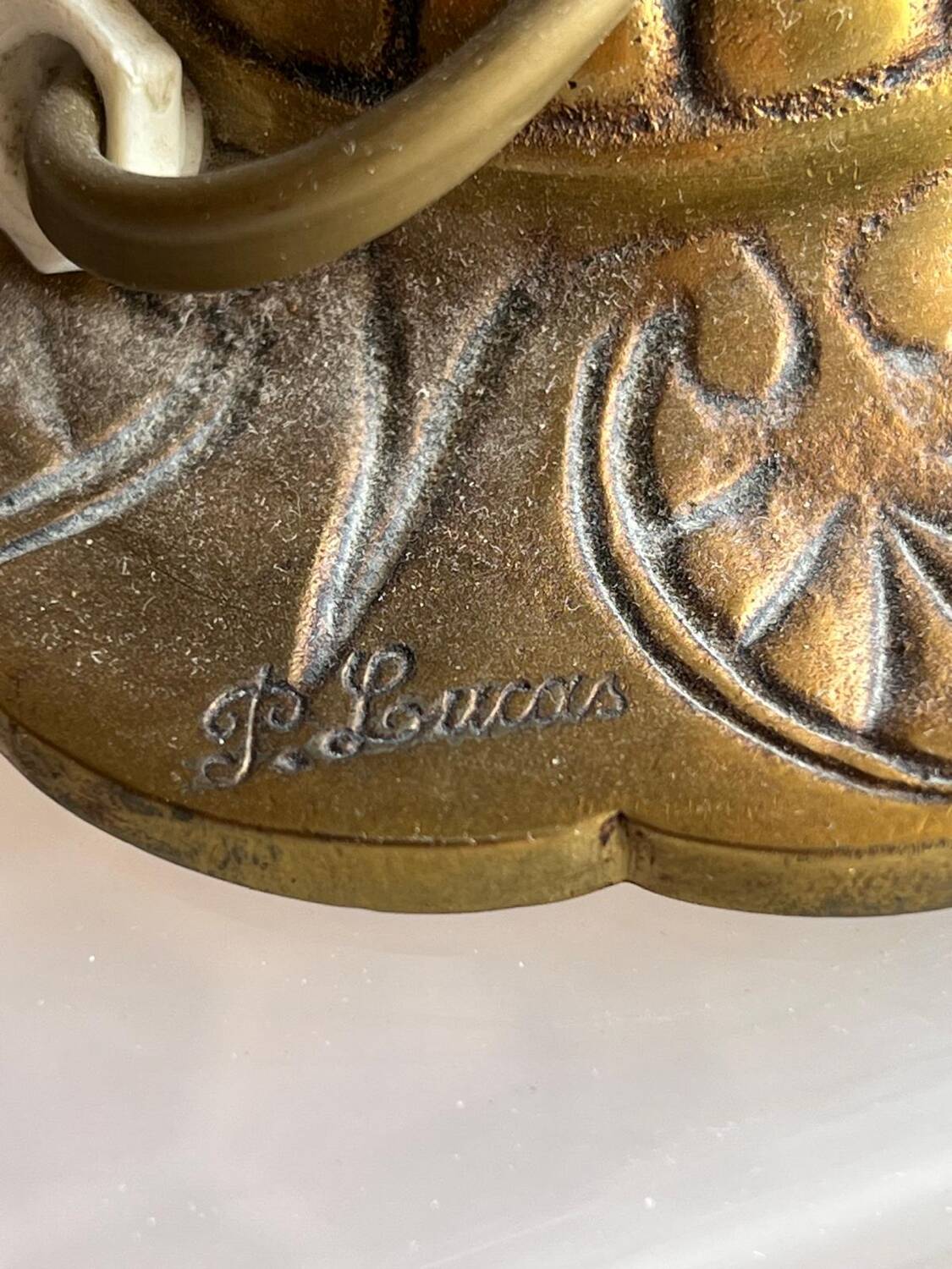 Set of 2 bronze lamps P.lucas