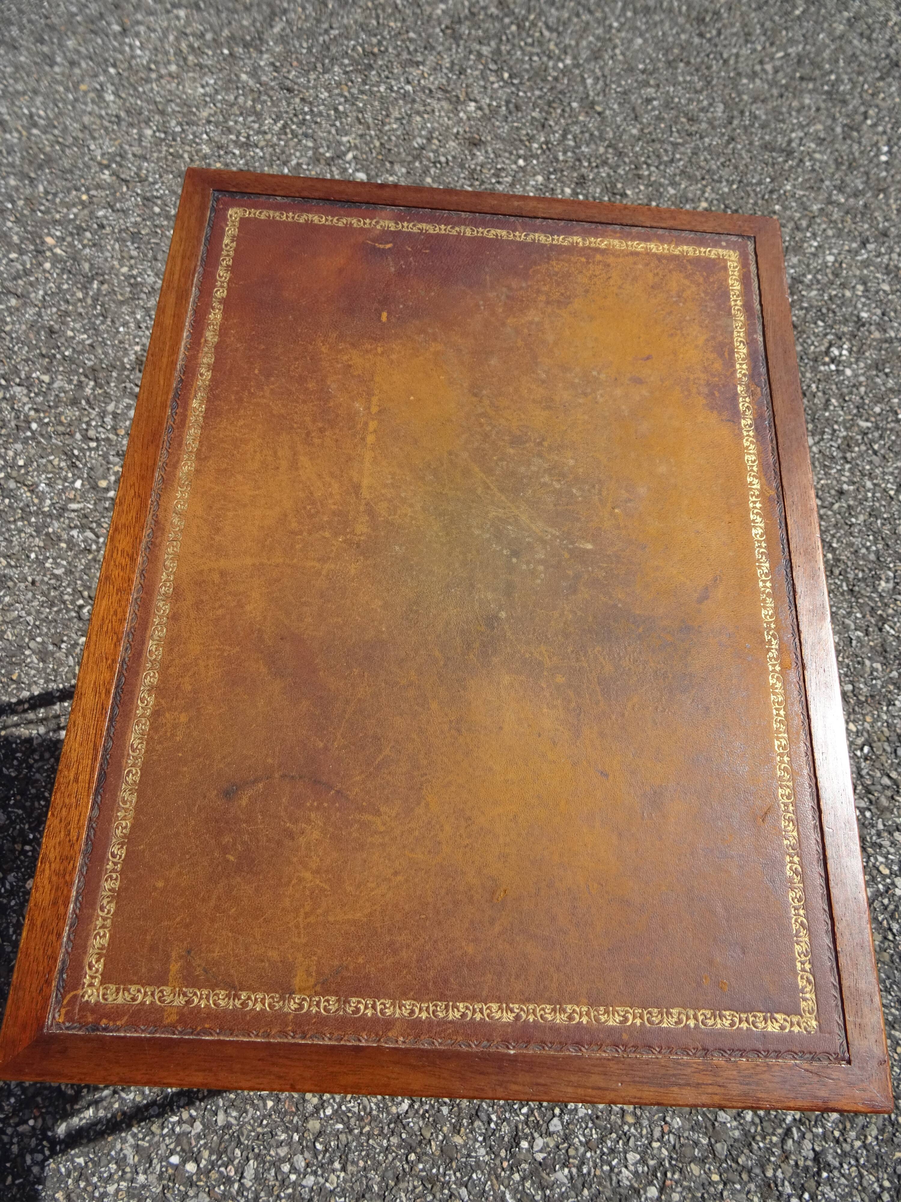 Neo-classical side table in wood and brass from the 1970s.