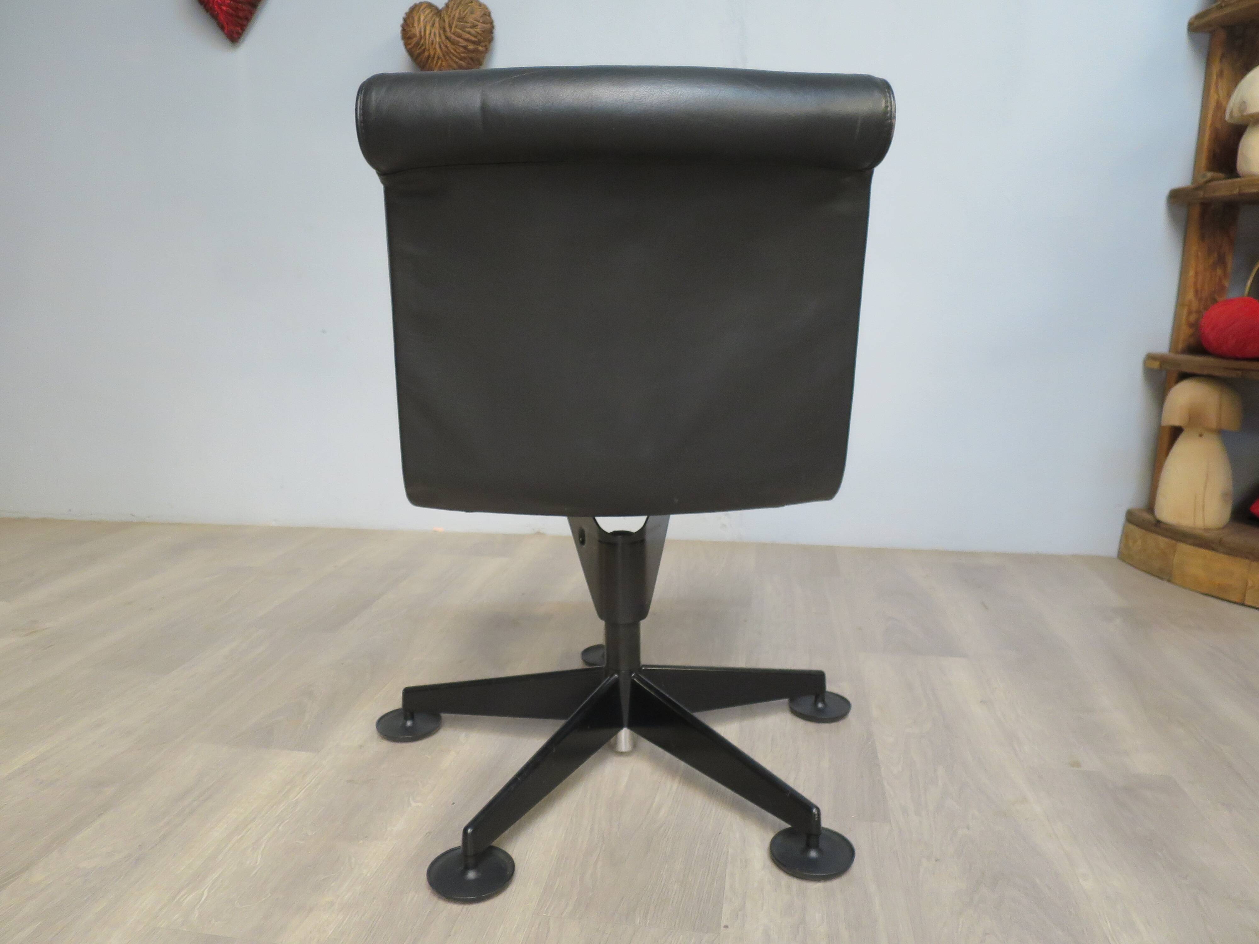 Fauteuil Sapper édité par Knoll