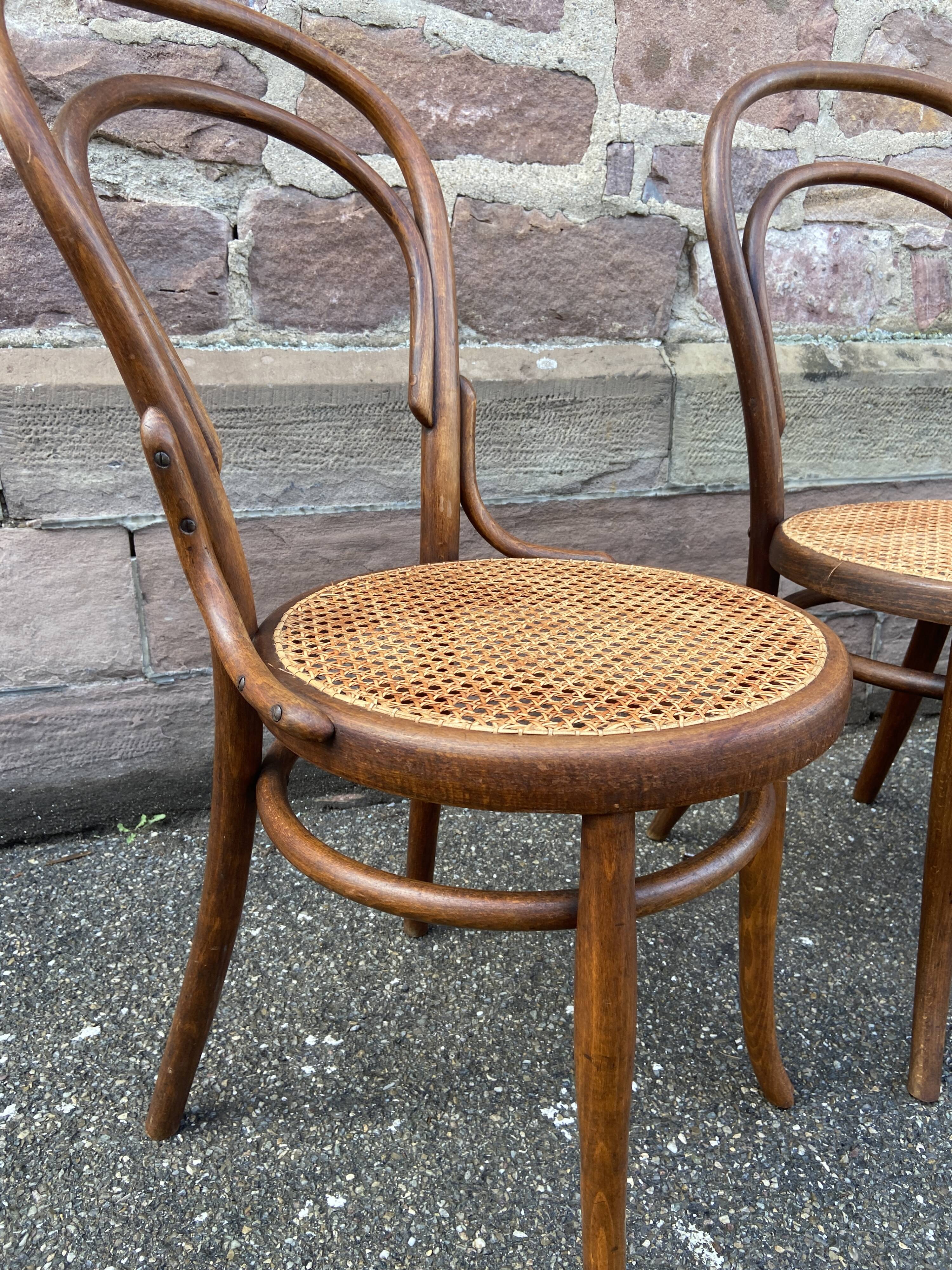 Lot of 4 chairs mismatched bistro curved wood