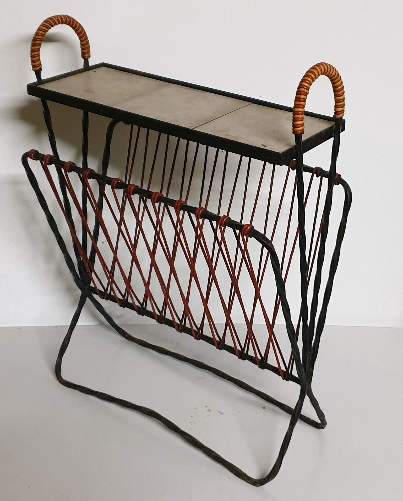 Review door / piece of vintage sofa, wrought iron /scoubidou 60s