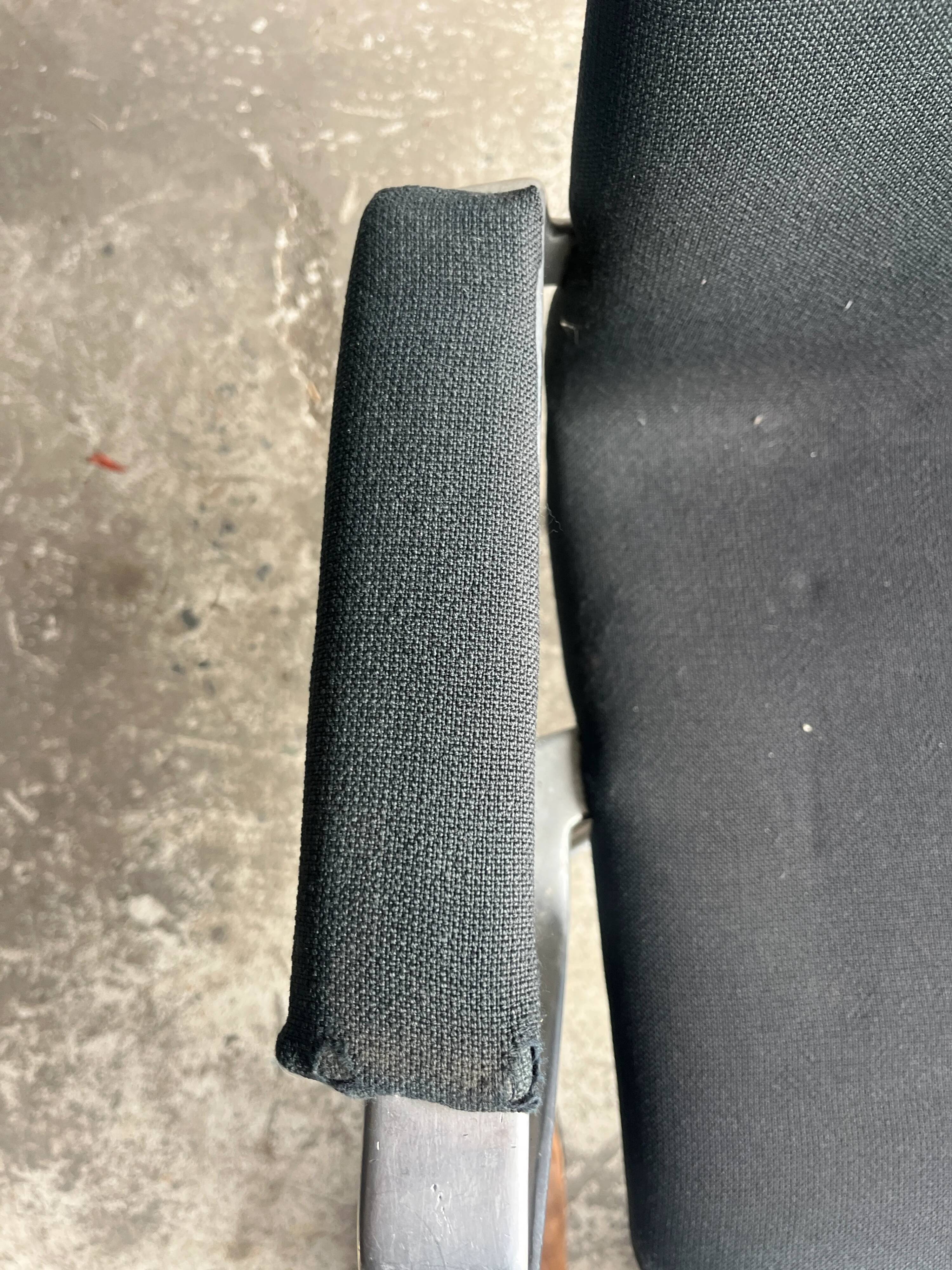 Fritz Hansen Oxford High-Back Swivel Chair in Black Wool with Brushed Aluminium Base, 1970s