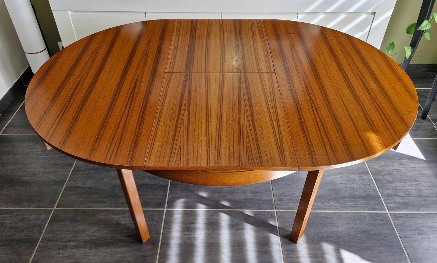 Scandinavian extendable teak round table, 1970s