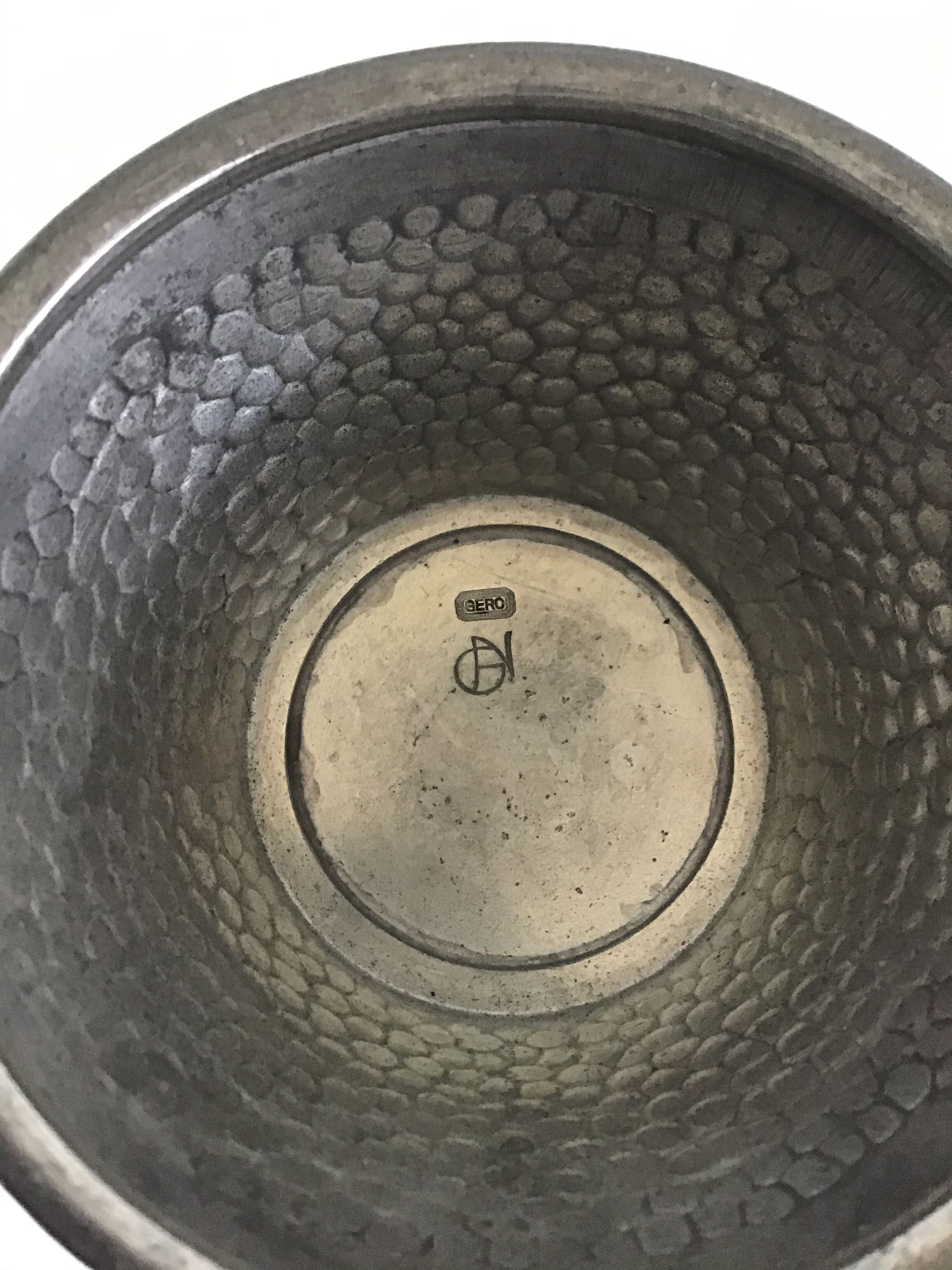 Vase en étain signé Gero Chris van der Hoef