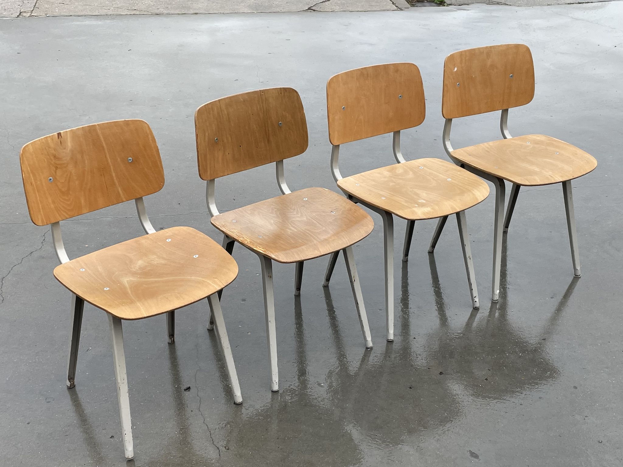 Set of 4 first edition Revolt chairs, Friso Kramer for Ahrend de Cirkel