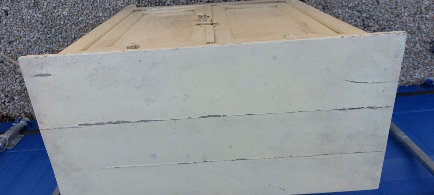 White Parisian buffet