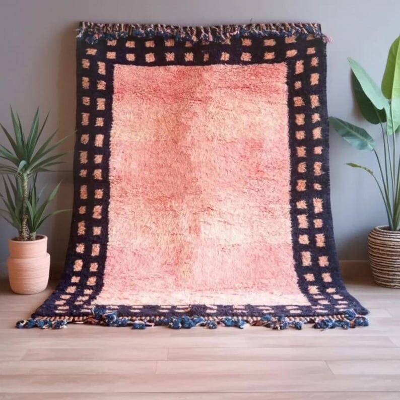 Traditional handmade Atlas Moroccan rug size 250x250 cm