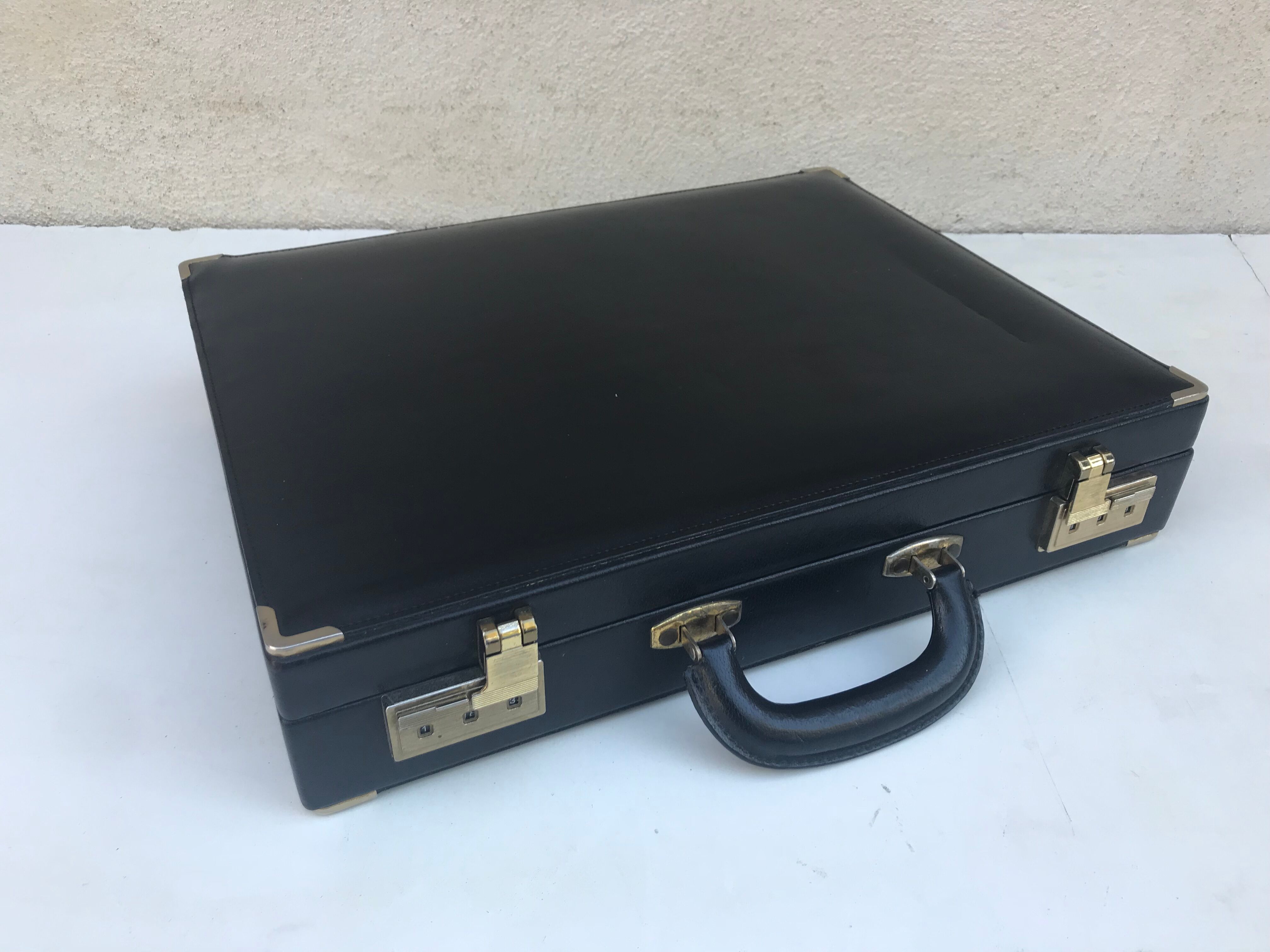 Old travel Gerard Henon leather black briefcase