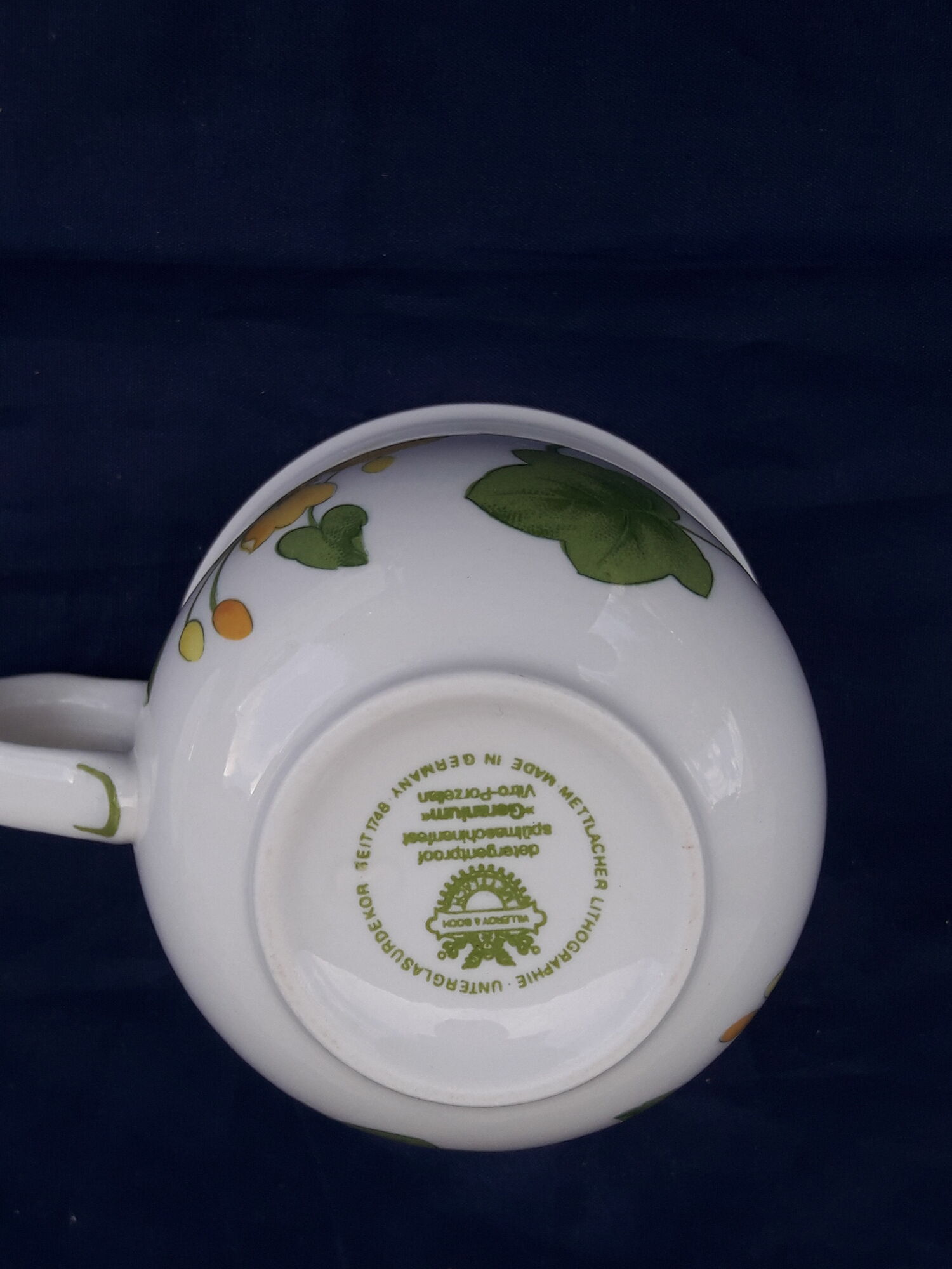 Tasse petit déjeuner avec soucoupe  Villeroy & Boch modèle Géranium diam 10,5 cm