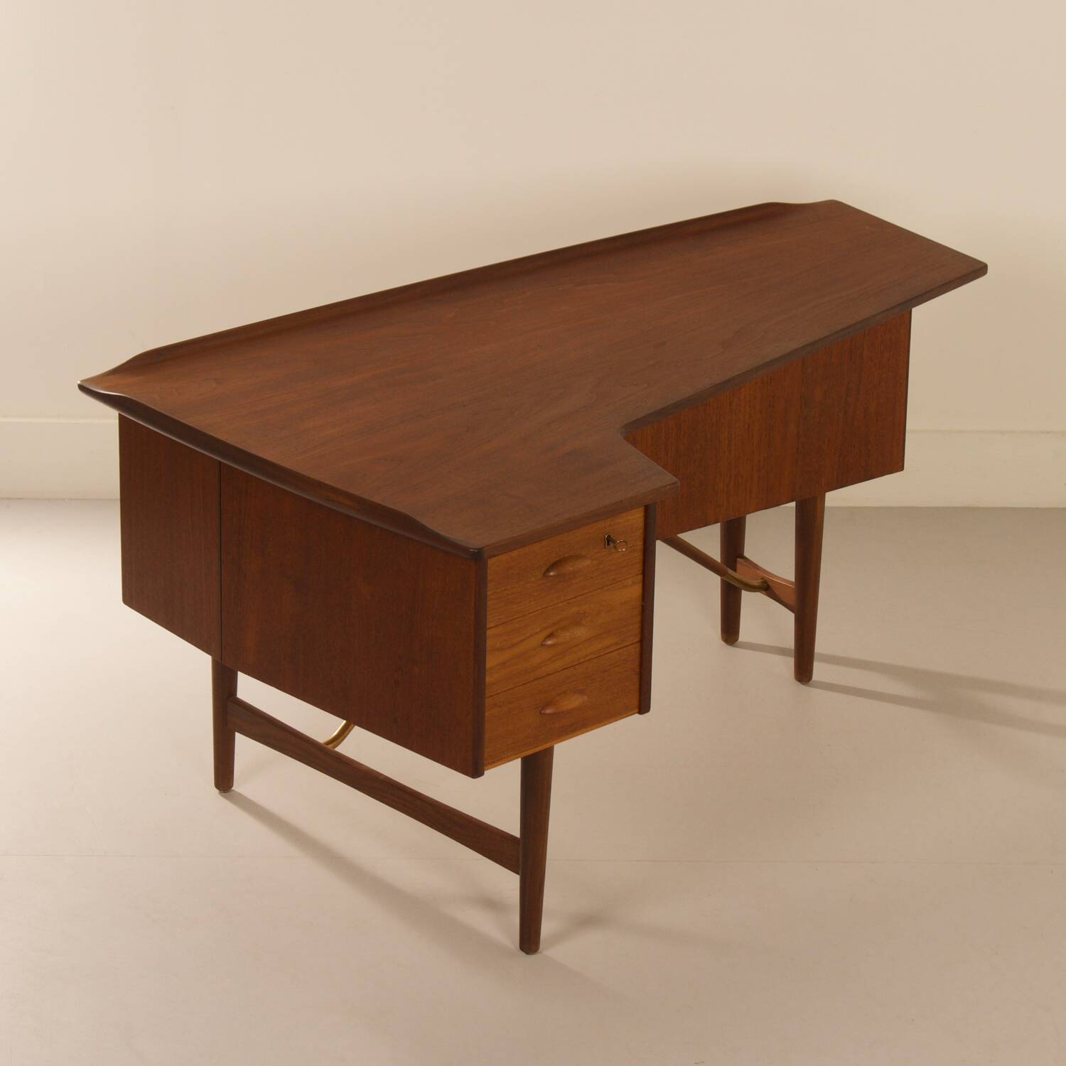 Boomerang desk by Peter Løvig Nielsen for Hedensted mobelfabrik, 1960s