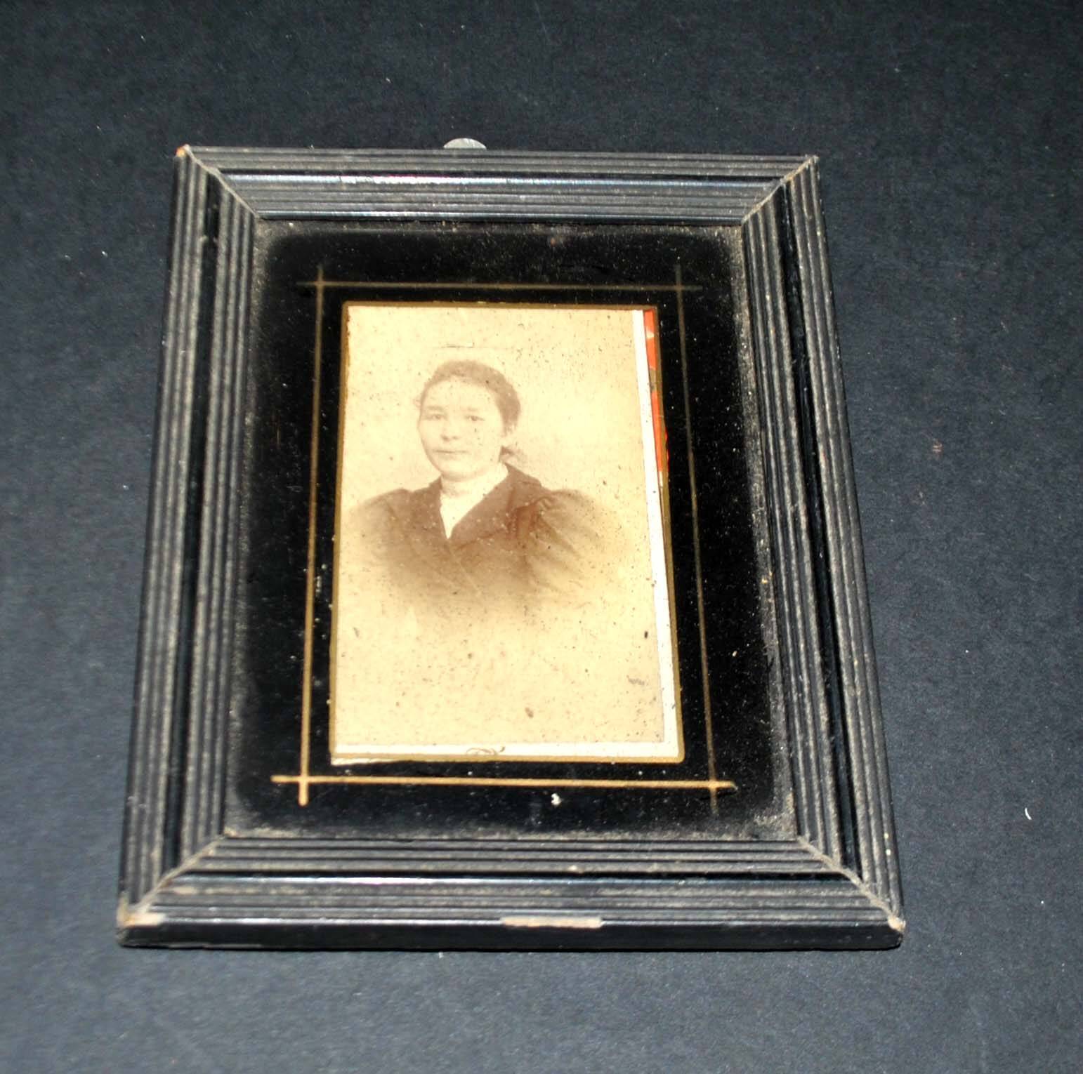 Old frame in black wood and painted glass fixed under glass 1900 - old sepia photograph