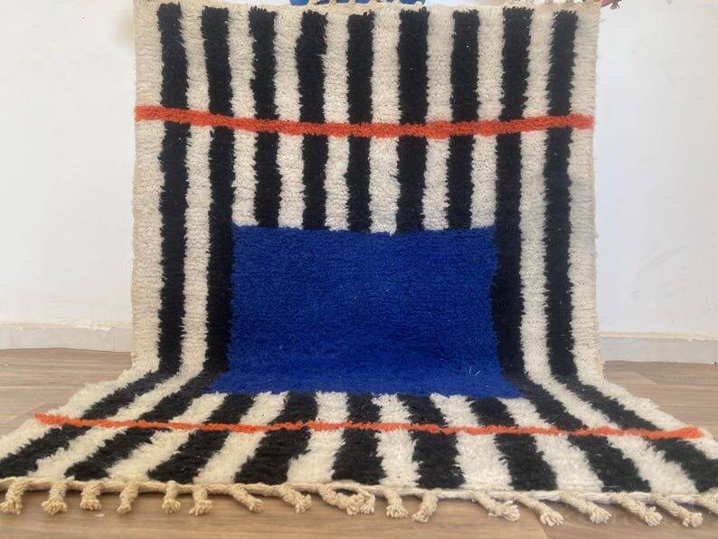 Traditional handmade Moroccan rug, size 140 x 260 cm