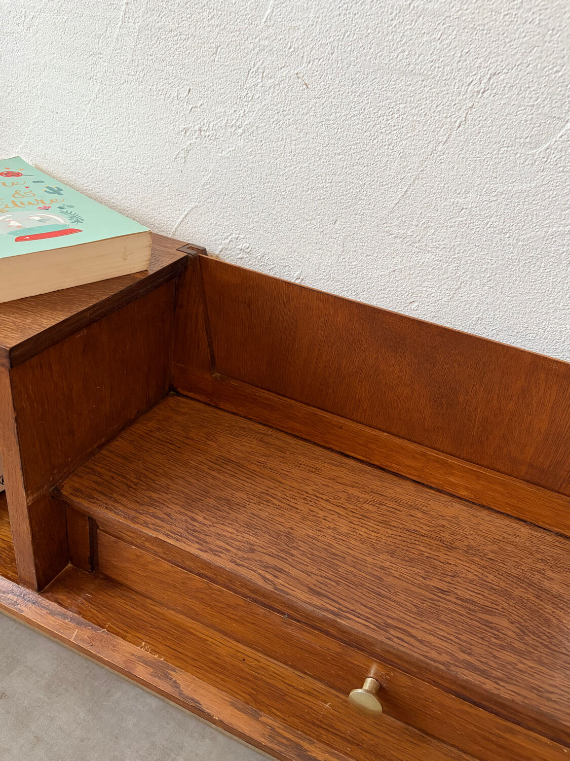 Enfilade basse vintage peu profonde