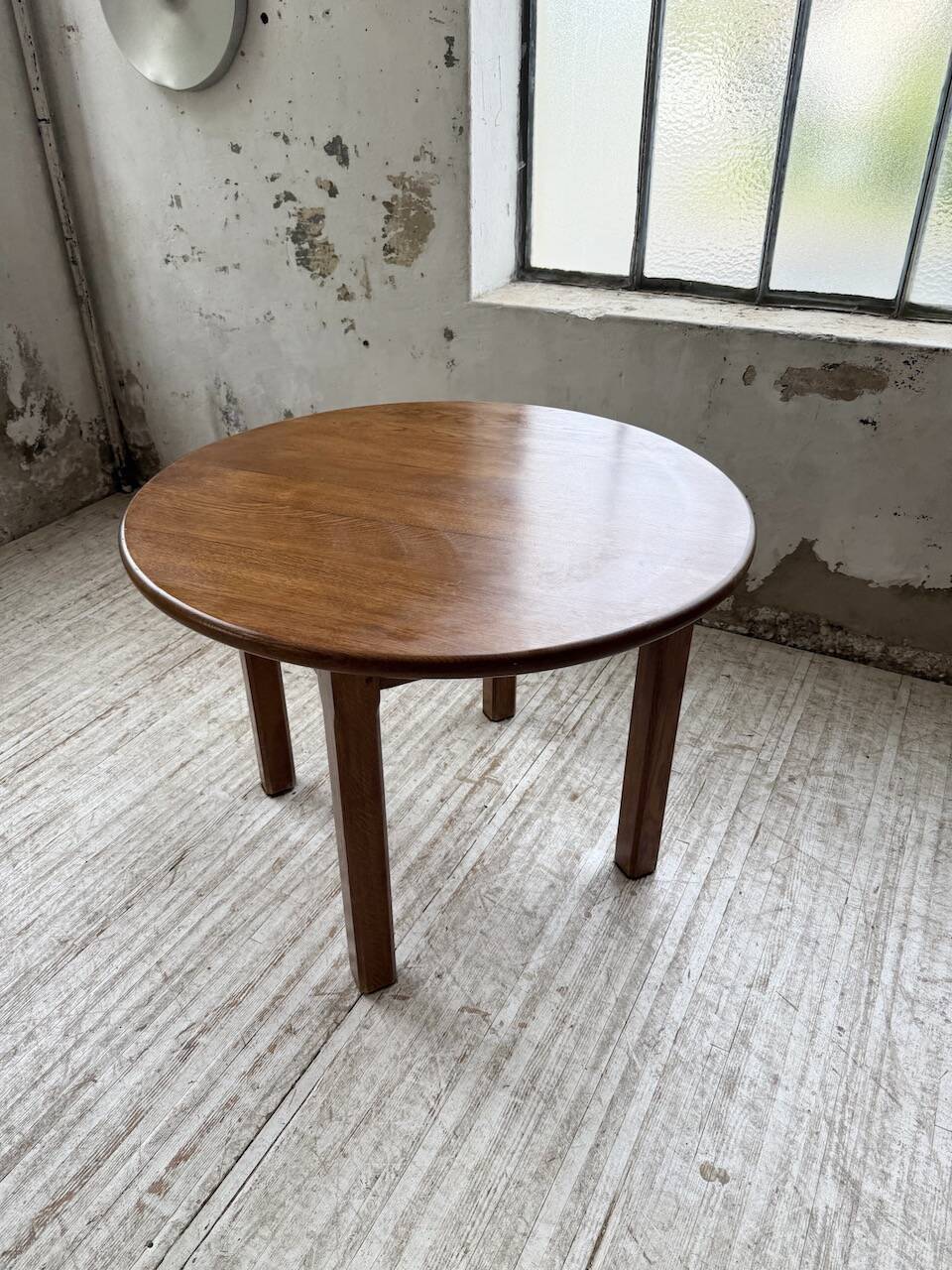 Round oak table 1950