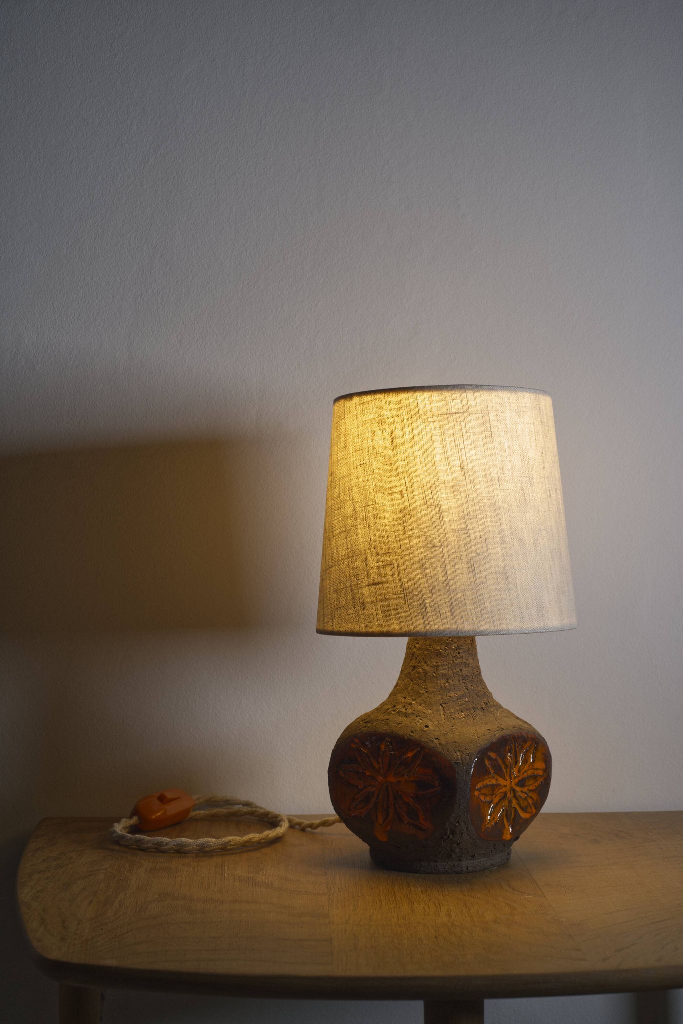 Lampe de table en céramique Løvemose, Danemark, années 1960.