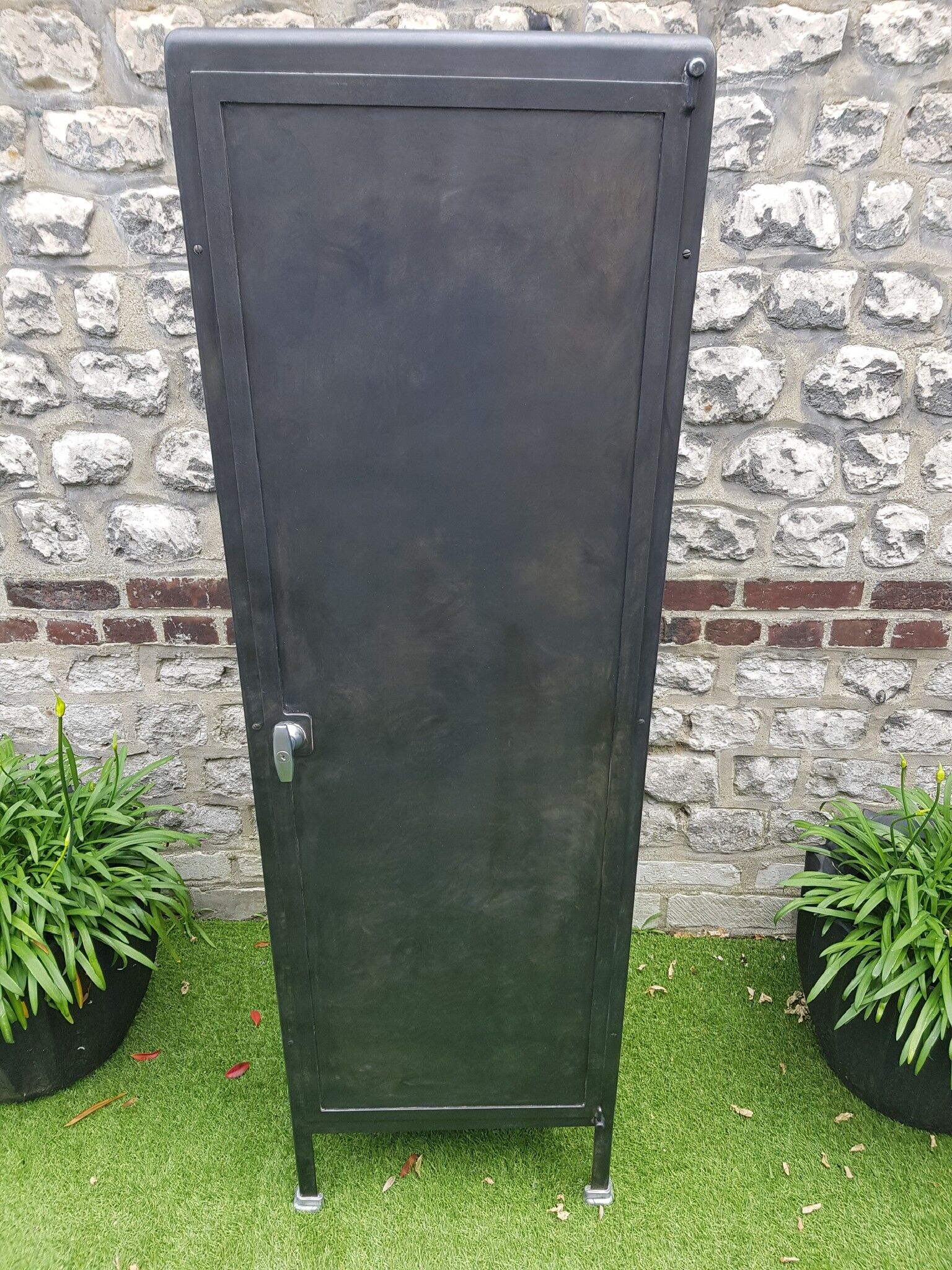 Armoire médicale en métal
