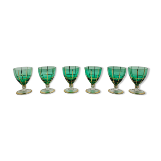 Set of 6 glasses with liqueur or emerald green wine