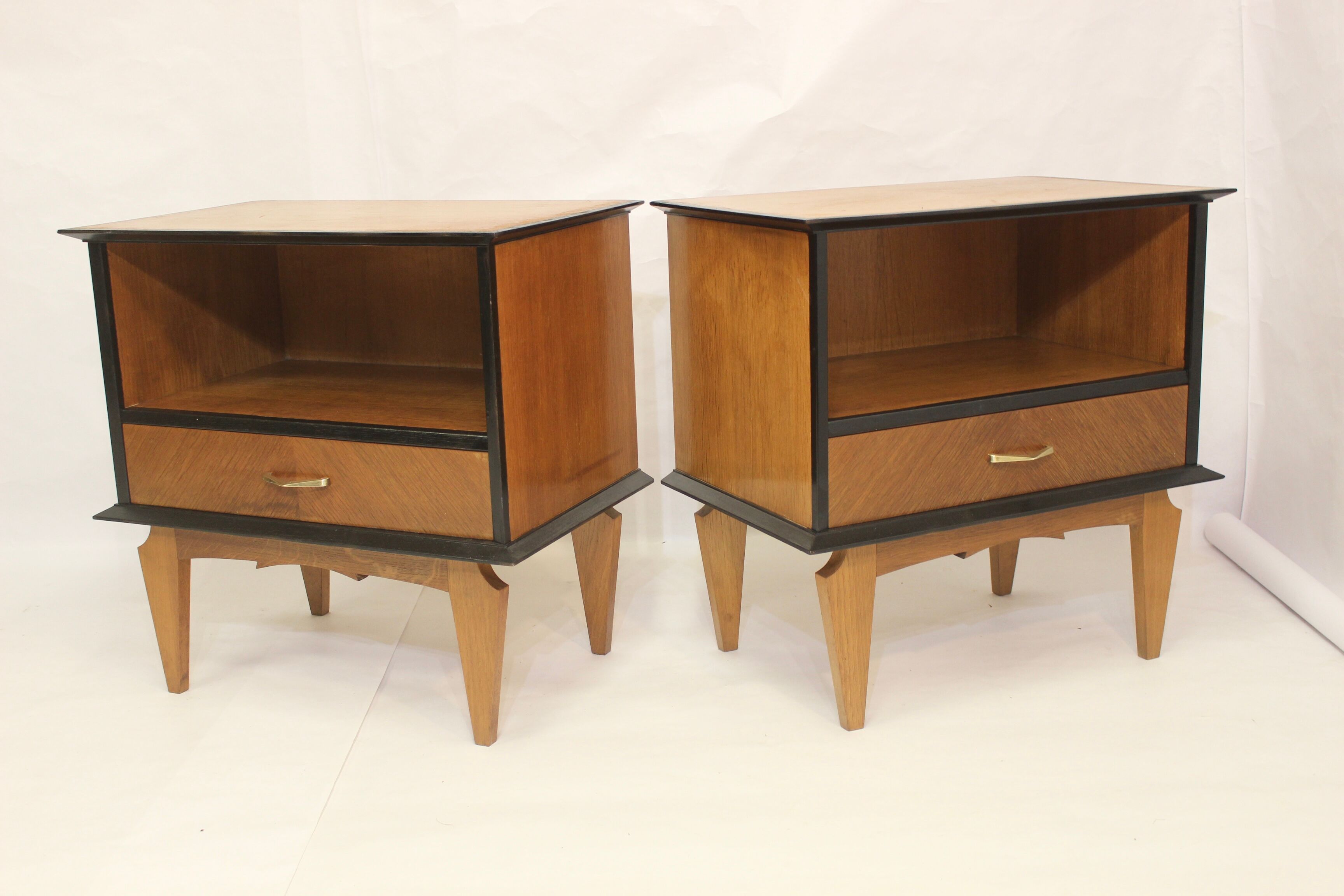 Pair of vintage bedside tables in oak veneer, 1960