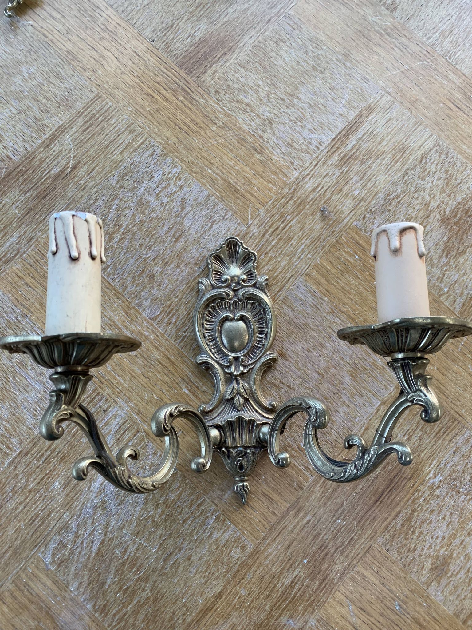 Wall lamp in gilded bronze baroque louis XV style vintage shell pattern