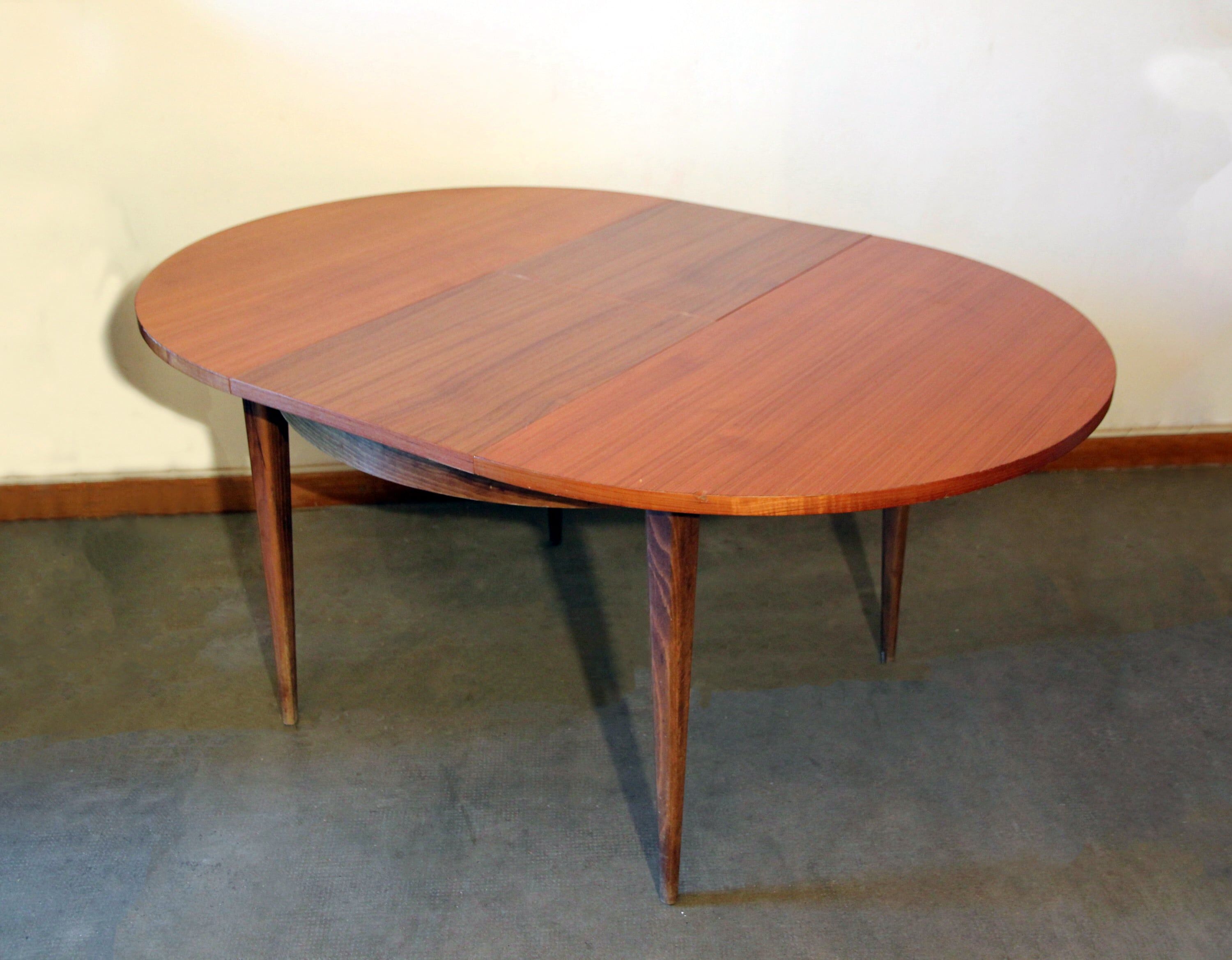 Vintage extendable round table