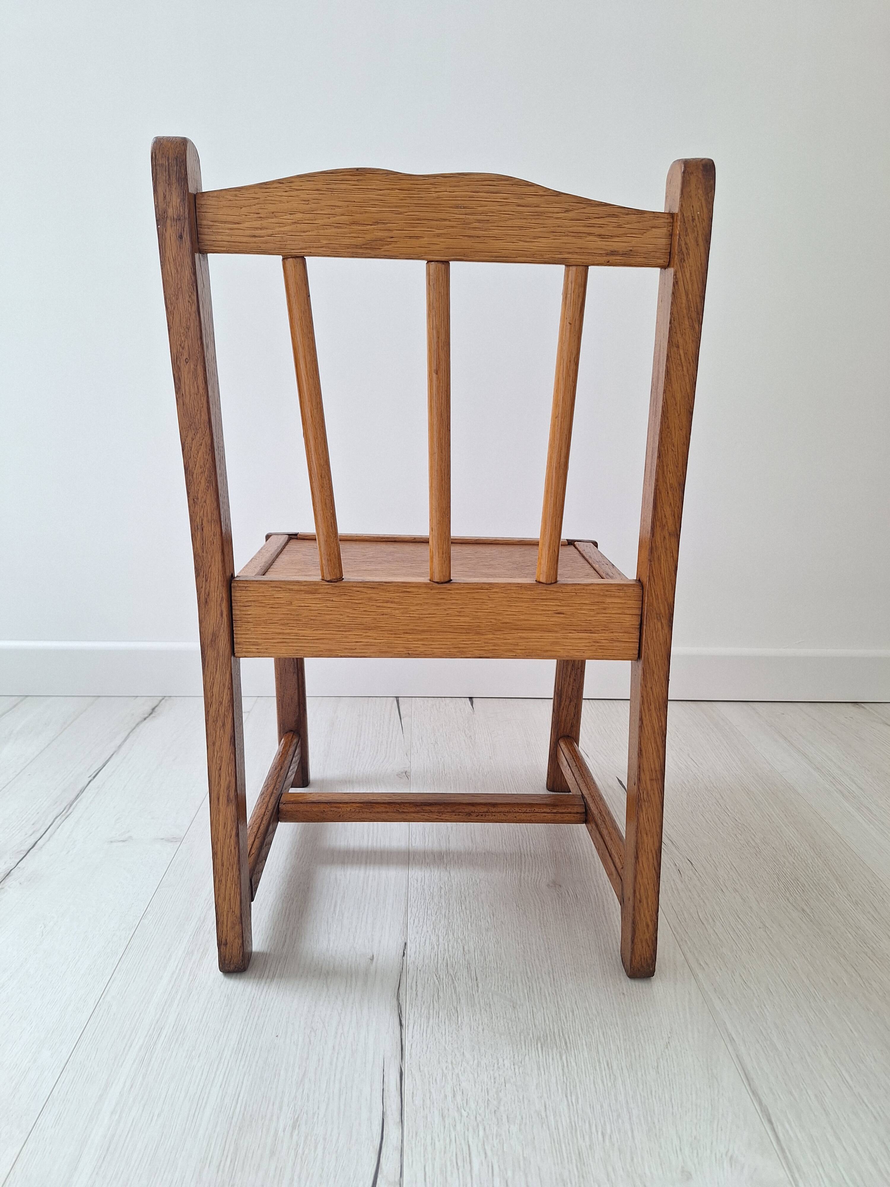 Chaise enfant en bois vintage