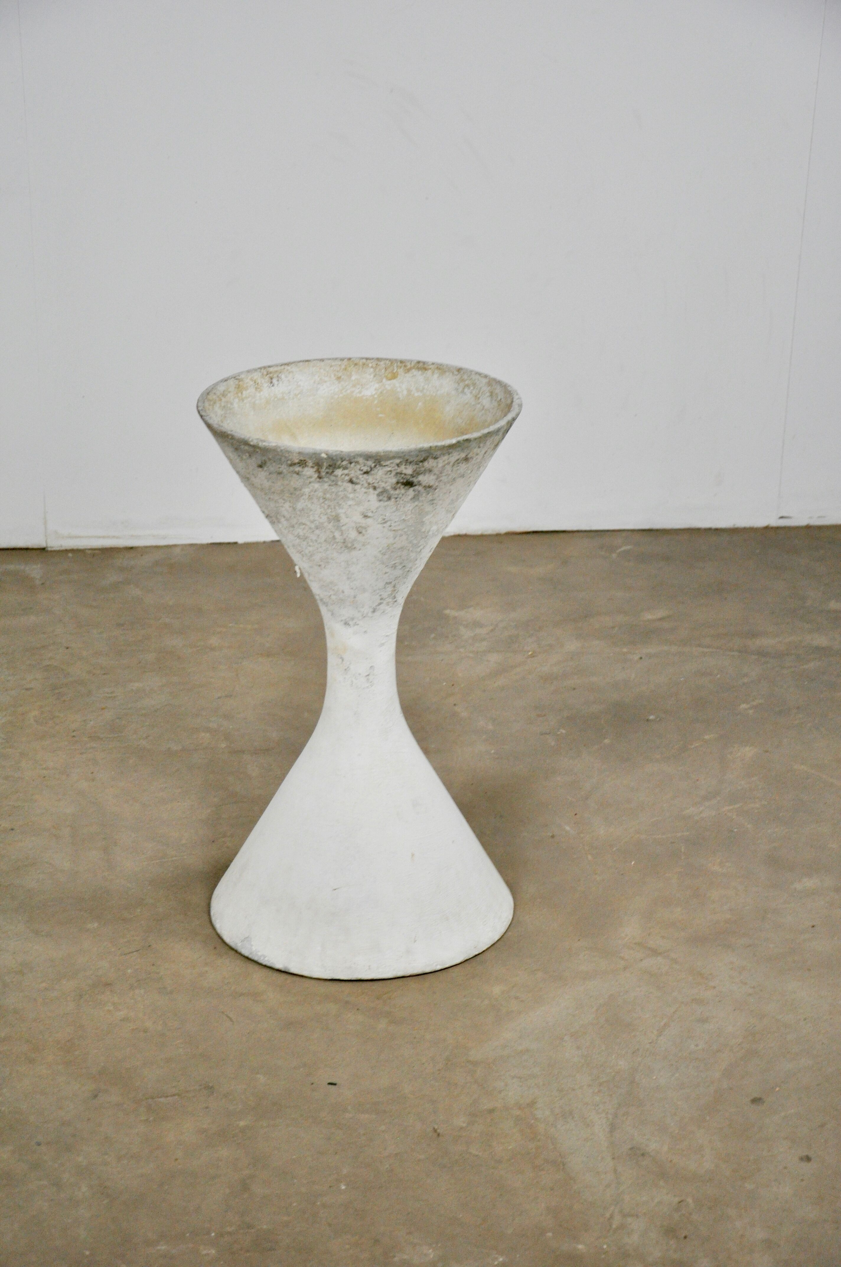 Diabolo design planter Anton Bee and Willy Guhl for Eternit SA 1960