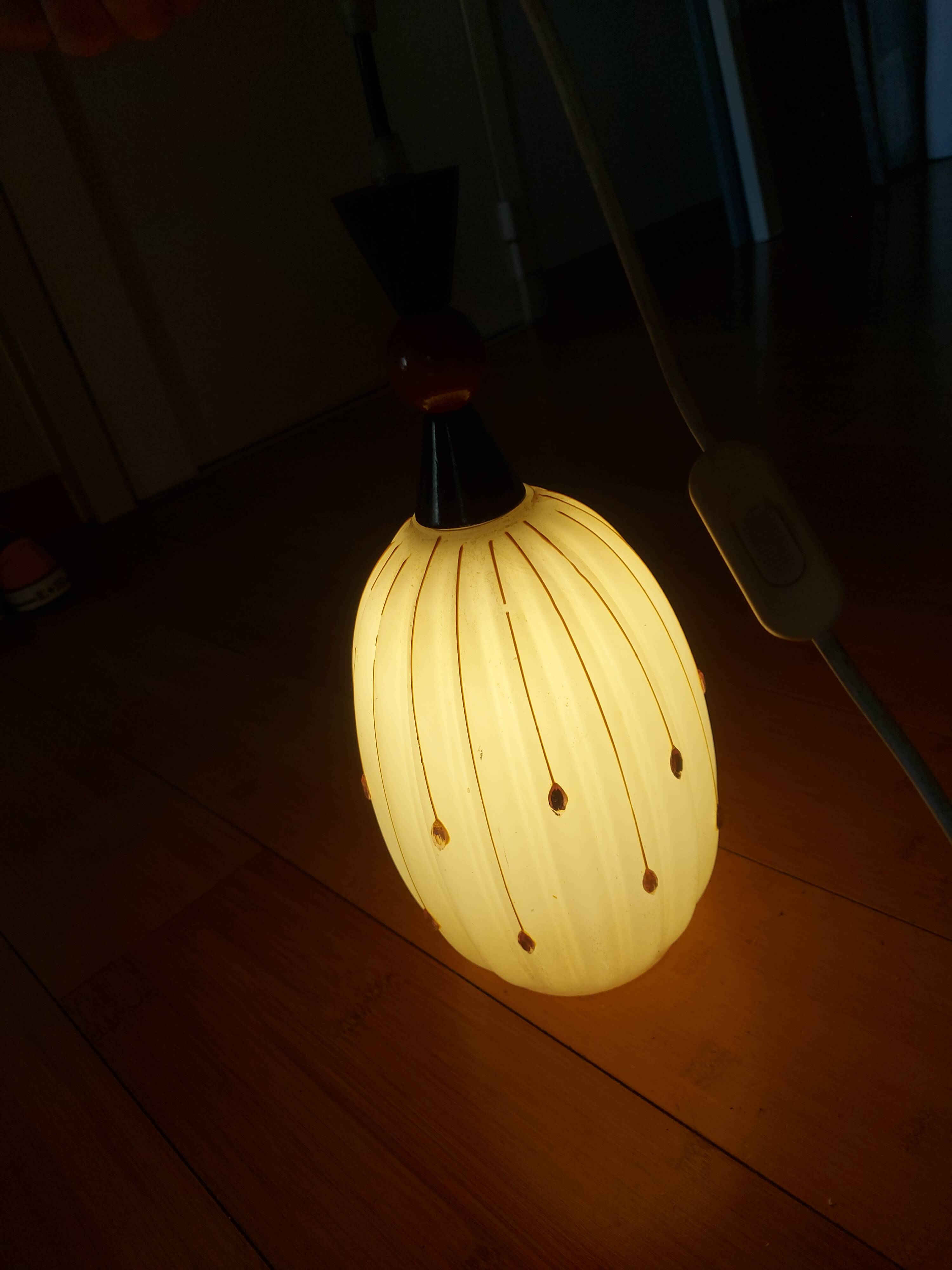 Opaline suspension
