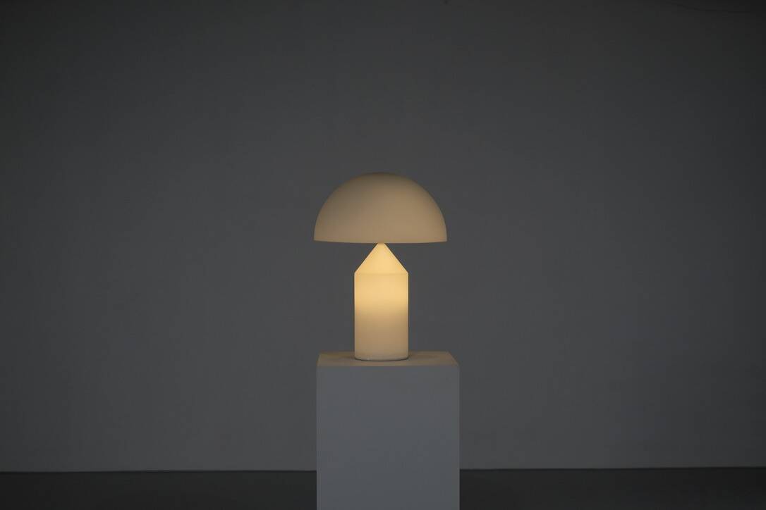 Lampe de table " Atollo " Vico Magistretti pour Oluce, Italie 1977s.