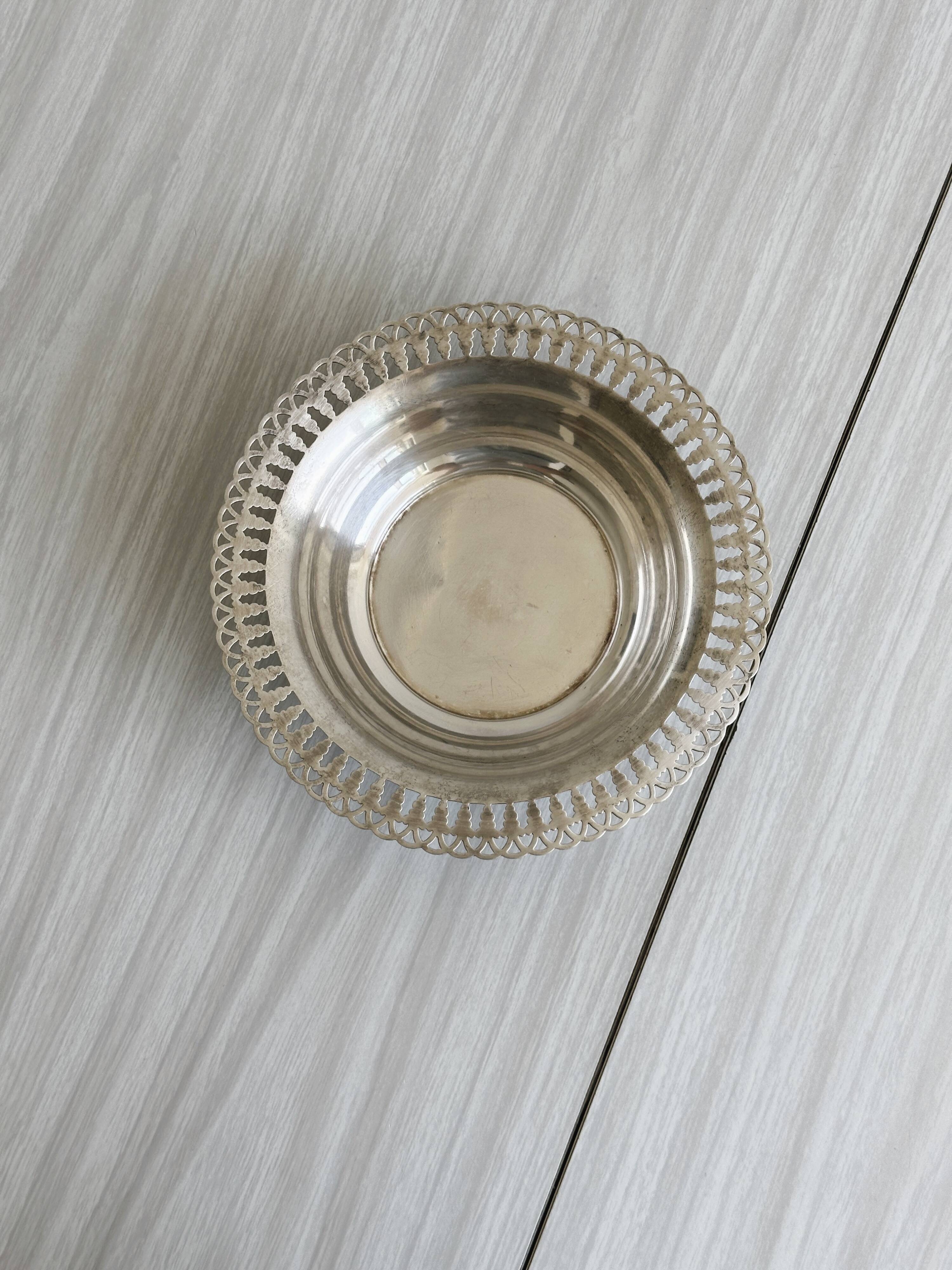 Old dish, old basket