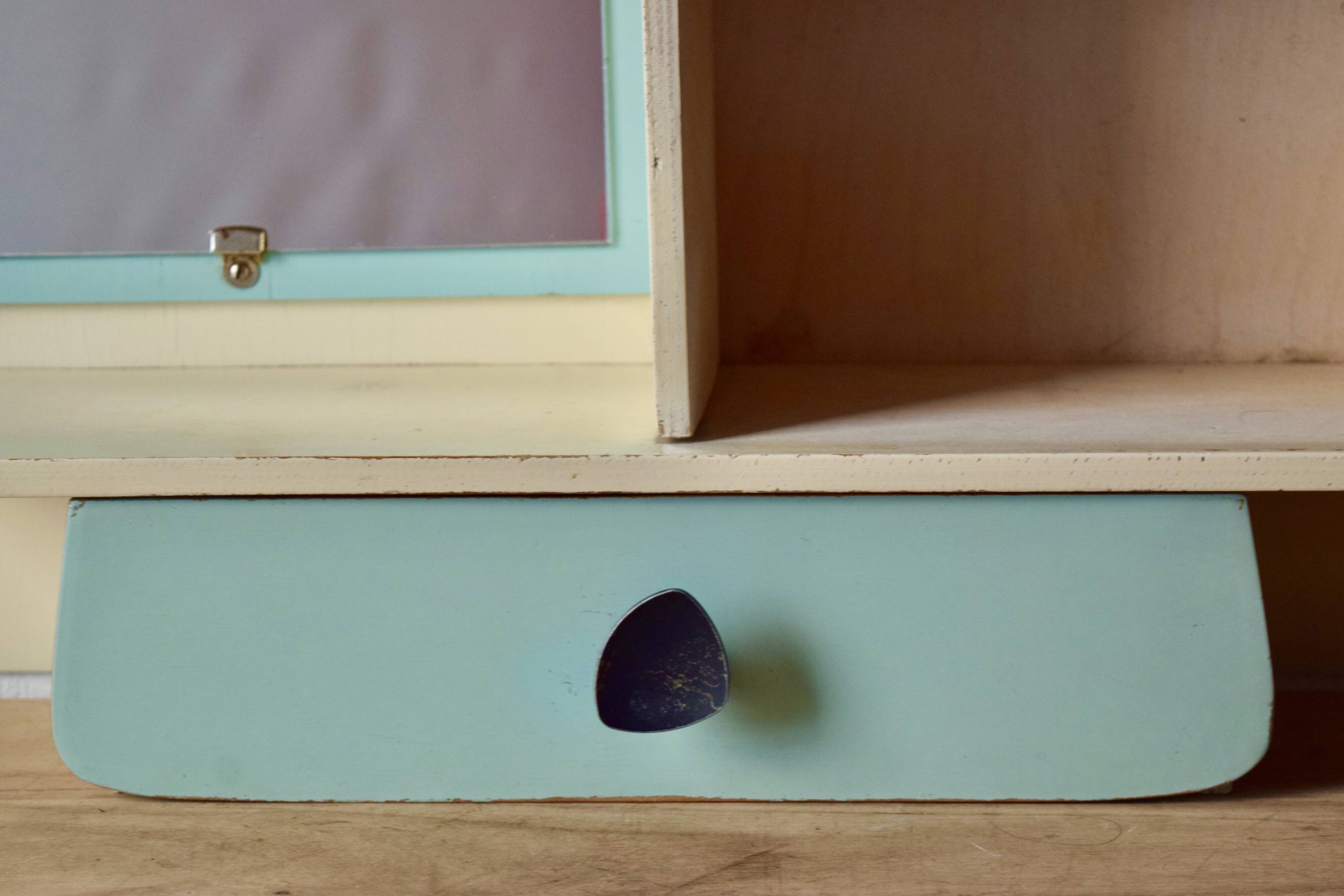 Old medicine cabinet - 1950