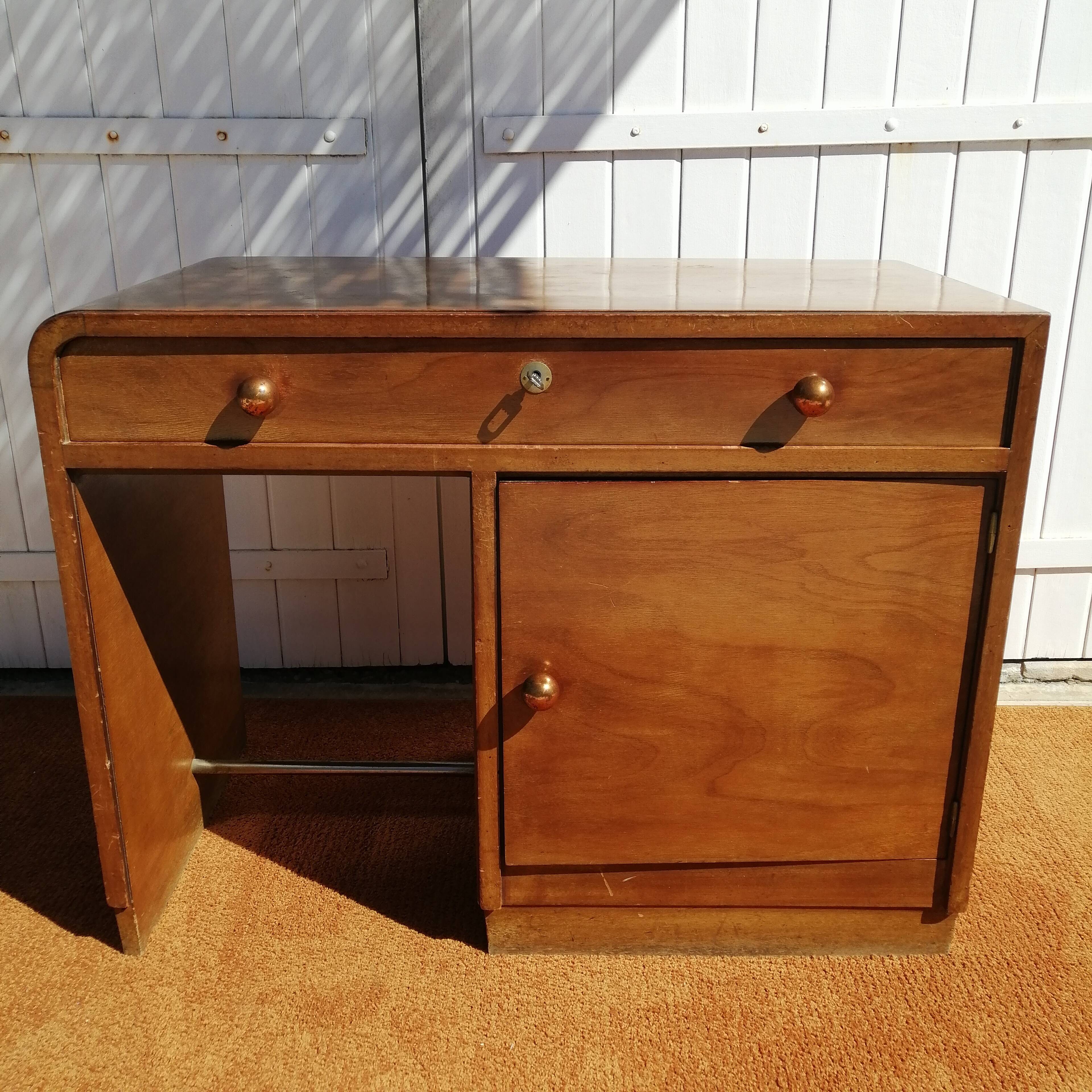 Art deco desk