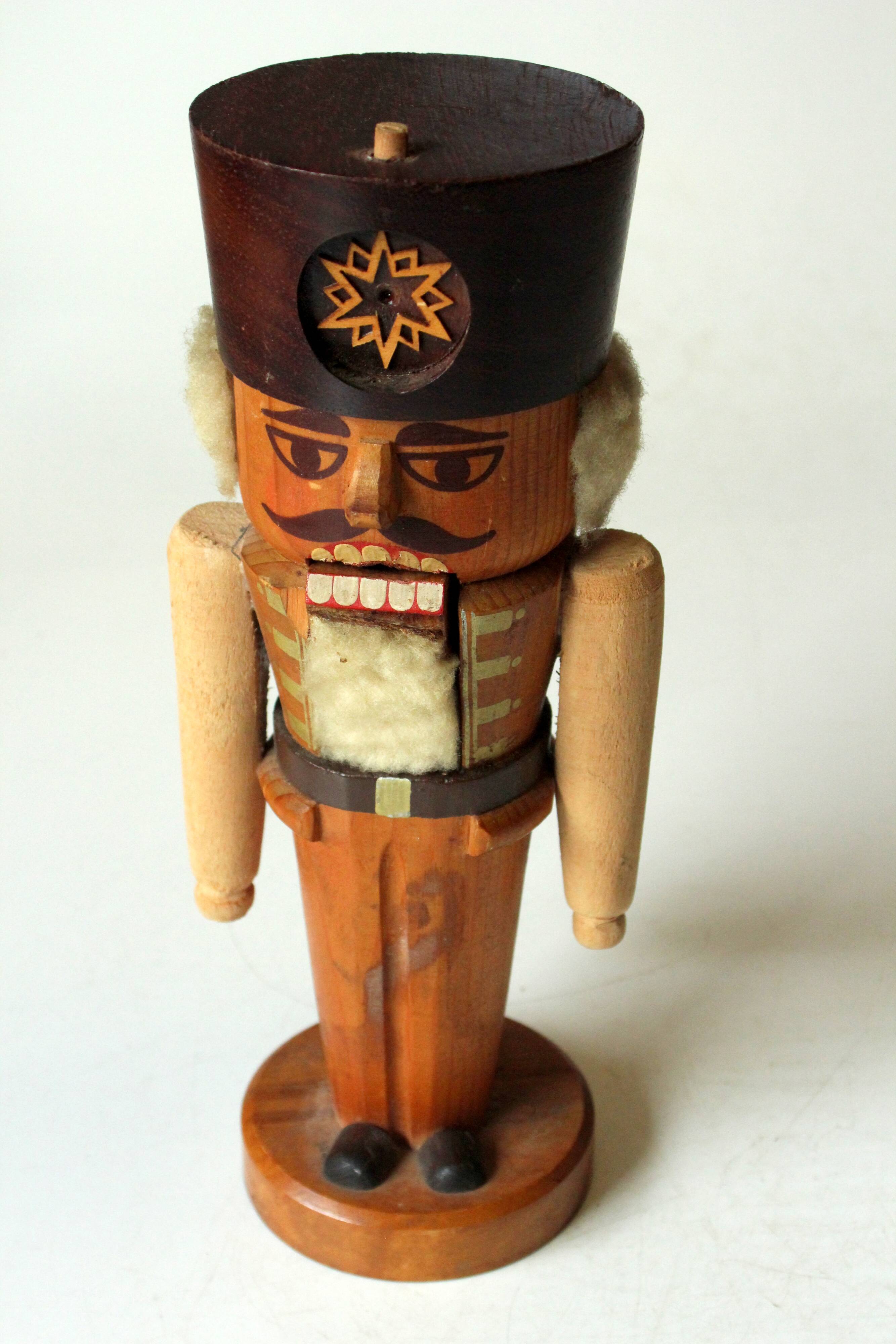 Old wooden nutcracker - vintage from the 1960s - Erzgebirge