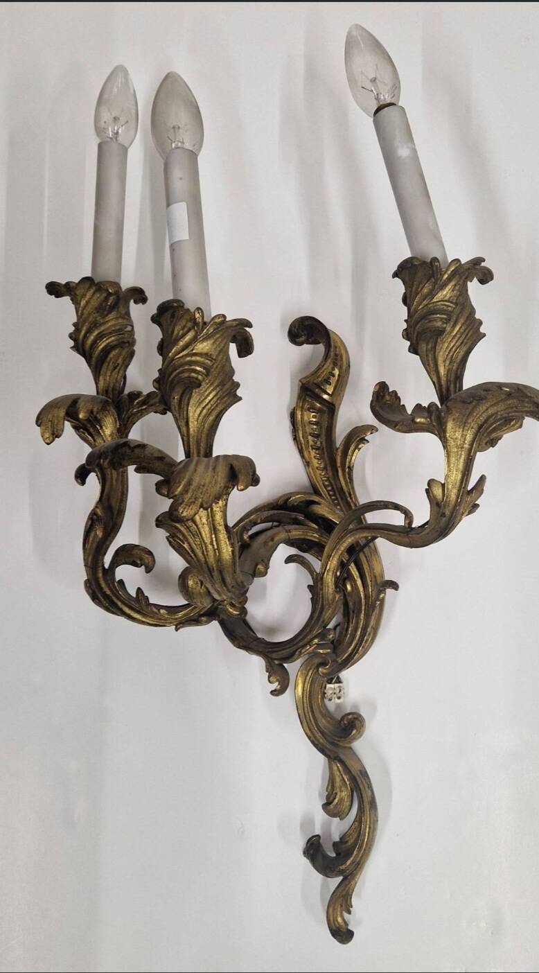 Grande Paire appliques de style Louis XV en bronze doré