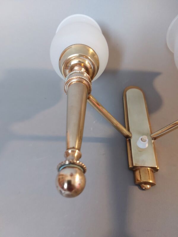 Applique à deux bras Néoclassique Torchère en laiton massif, circa 1940