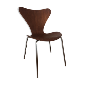 Series 7 chair by Arne Jacobsen first series