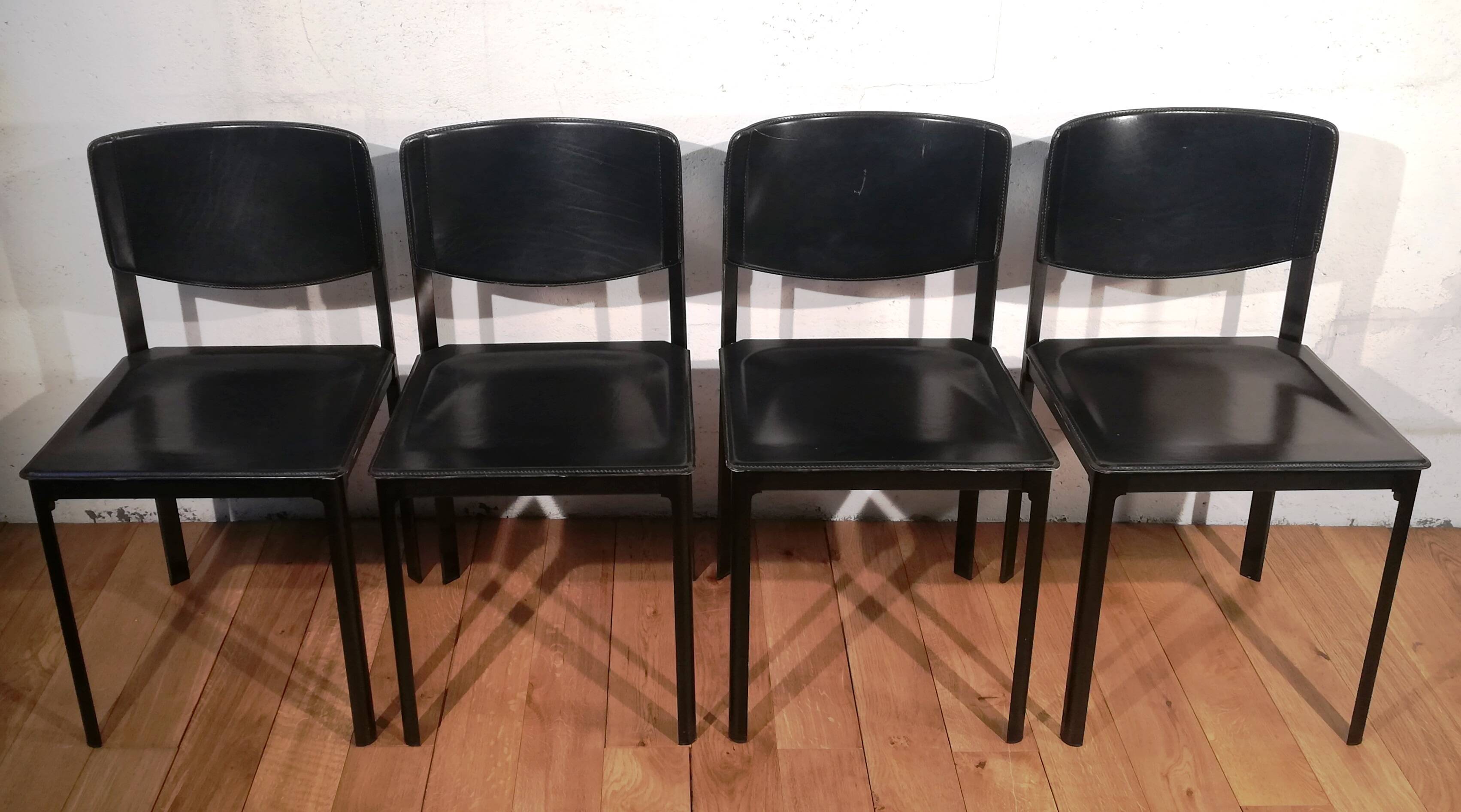 Set of 4 Matteo Grassi dining room chairs