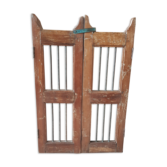 Ancien portillon en teck birman avec panneaux ajourés en fer forgé