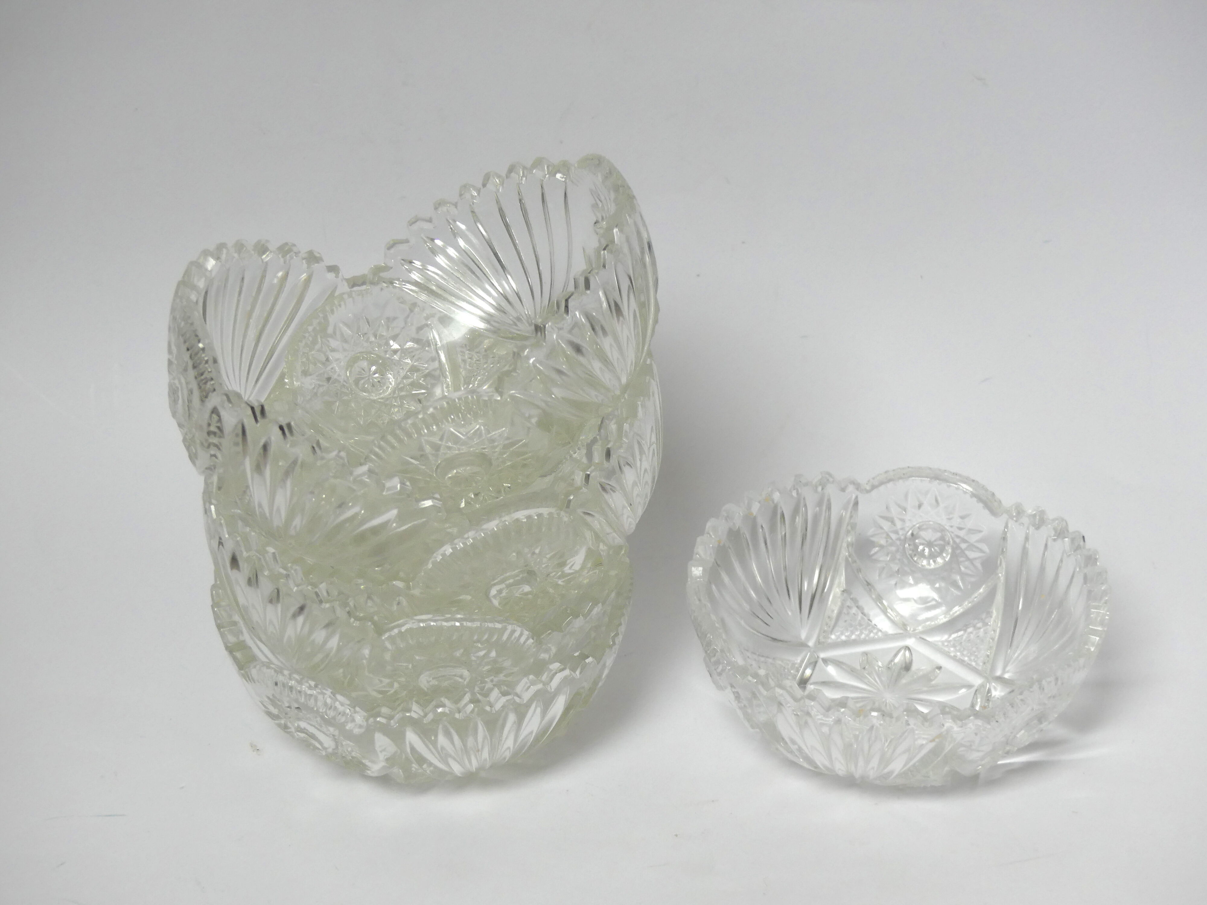 6 cups in chiseled glass