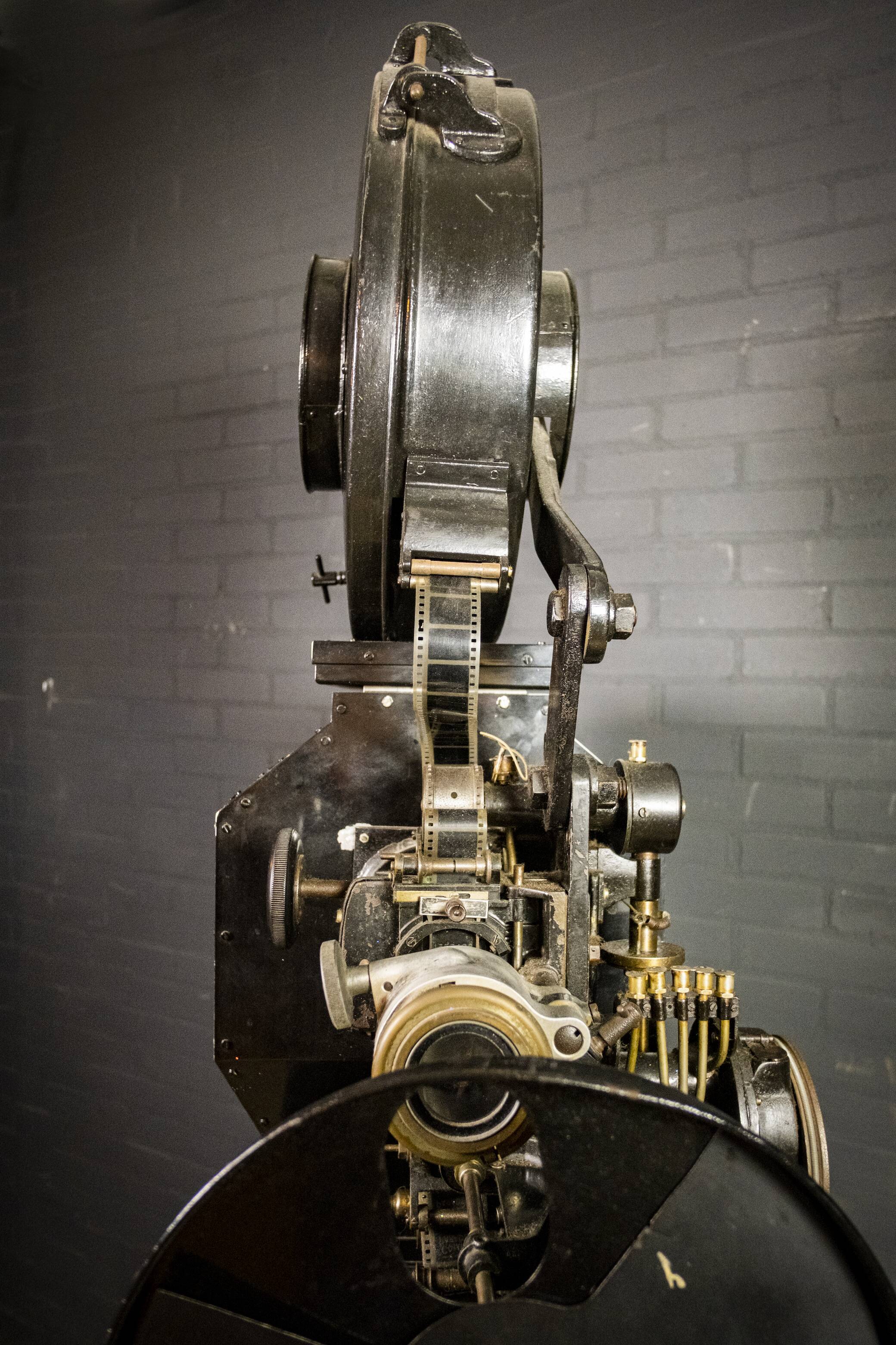 Antique cinema/theatre Film projector