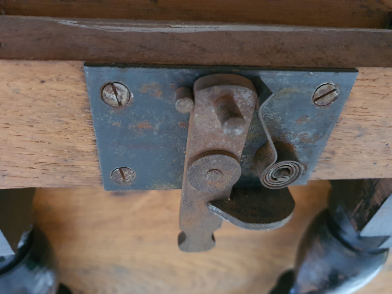 Extendable table 6 to 10 people style Napoleon III late XIX early XXth