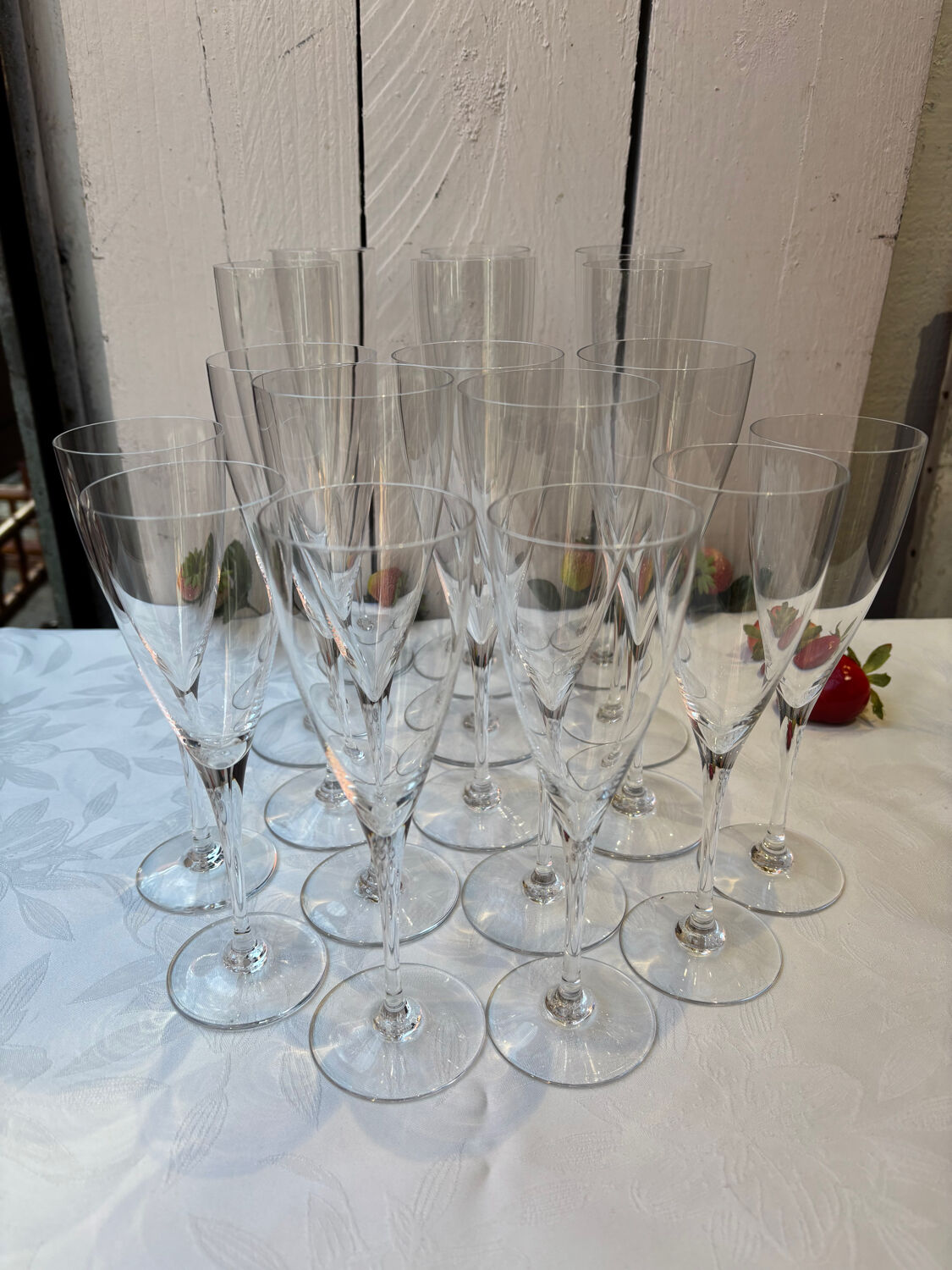 17 Baccarat crystal flutes, Dom Pérignon model