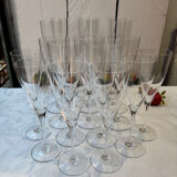 17 Baccarat crystal flutes, Dom Pérignon model