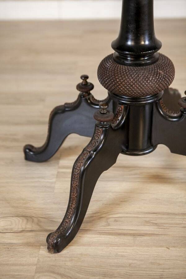 Antique Coffee Table with Oval Top