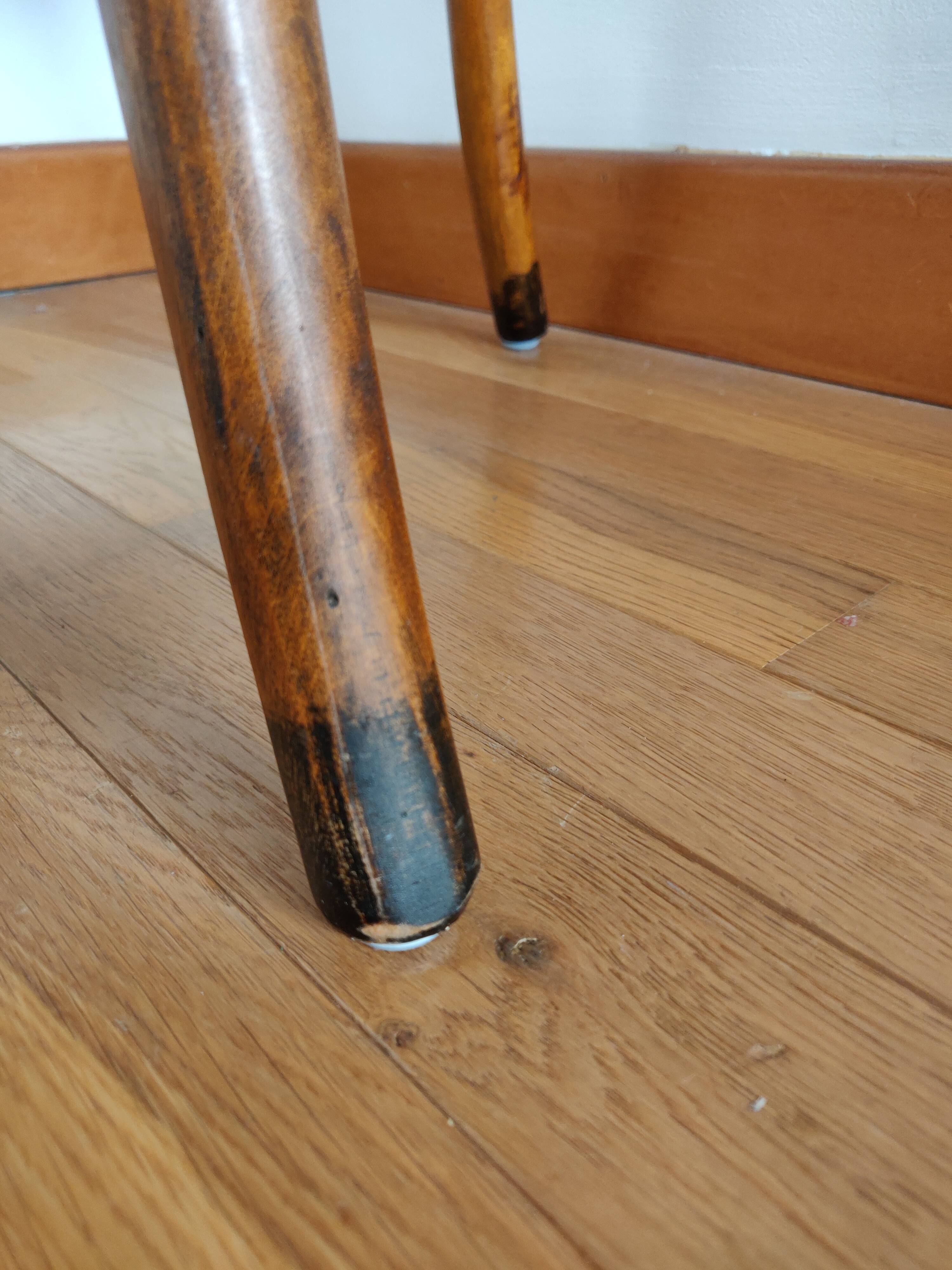 Set of 4 wooden bistro chairs